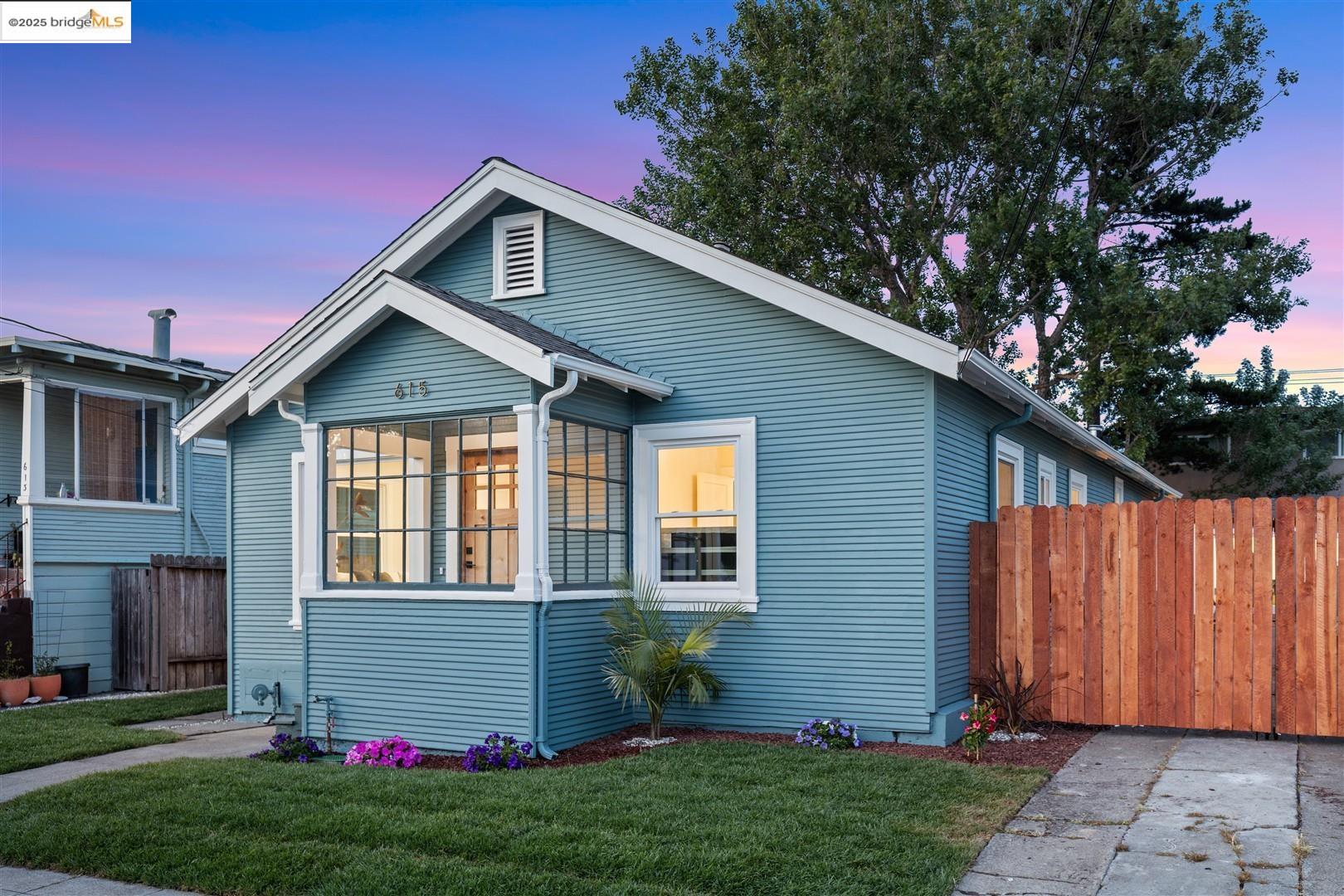 Detail Gallery Image 1 of 49 For 615 Kains Ave, Albany,  CA 94706 - 3 Beds | 2 Baths