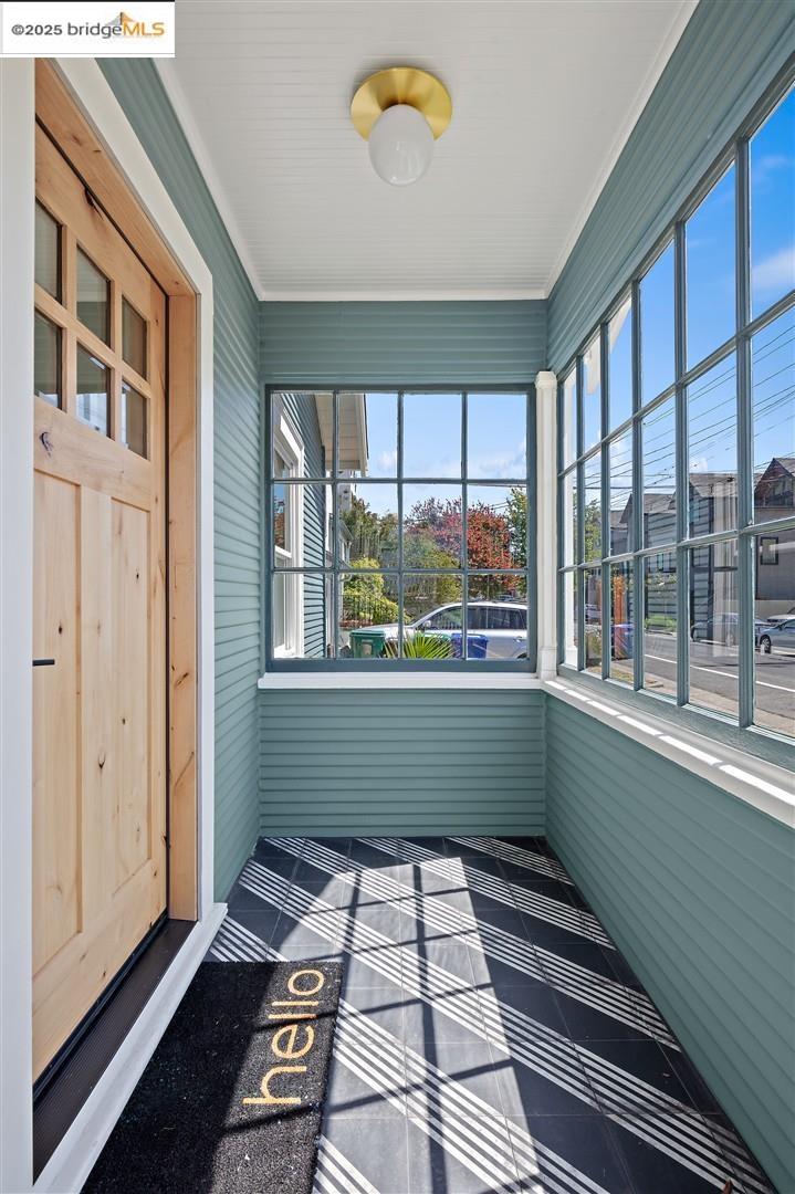 Detail Gallery Image 3 of 49 For 615 Kains Ave, Albany,  CA 94706 - 3 Beds | 2 Baths