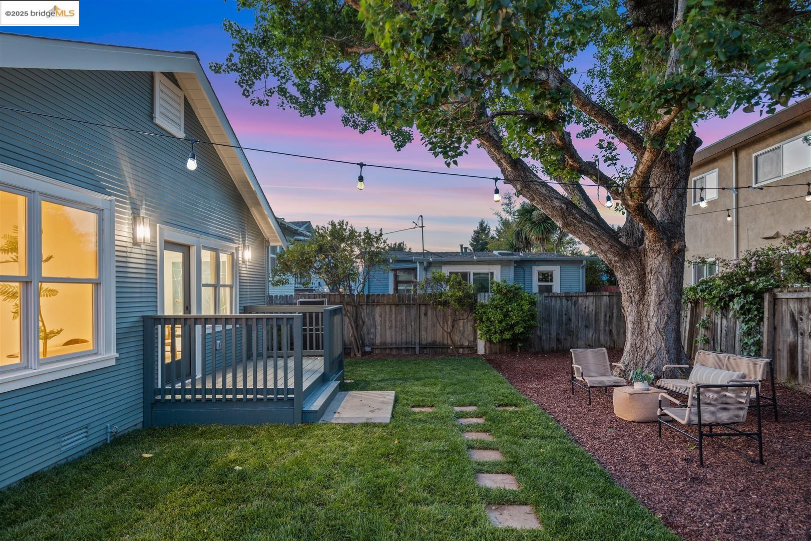 Detail Gallery Image 29 of 49 For 615 Kains Ave, Albany,  CA 94706 - 3 Beds | 2 Baths