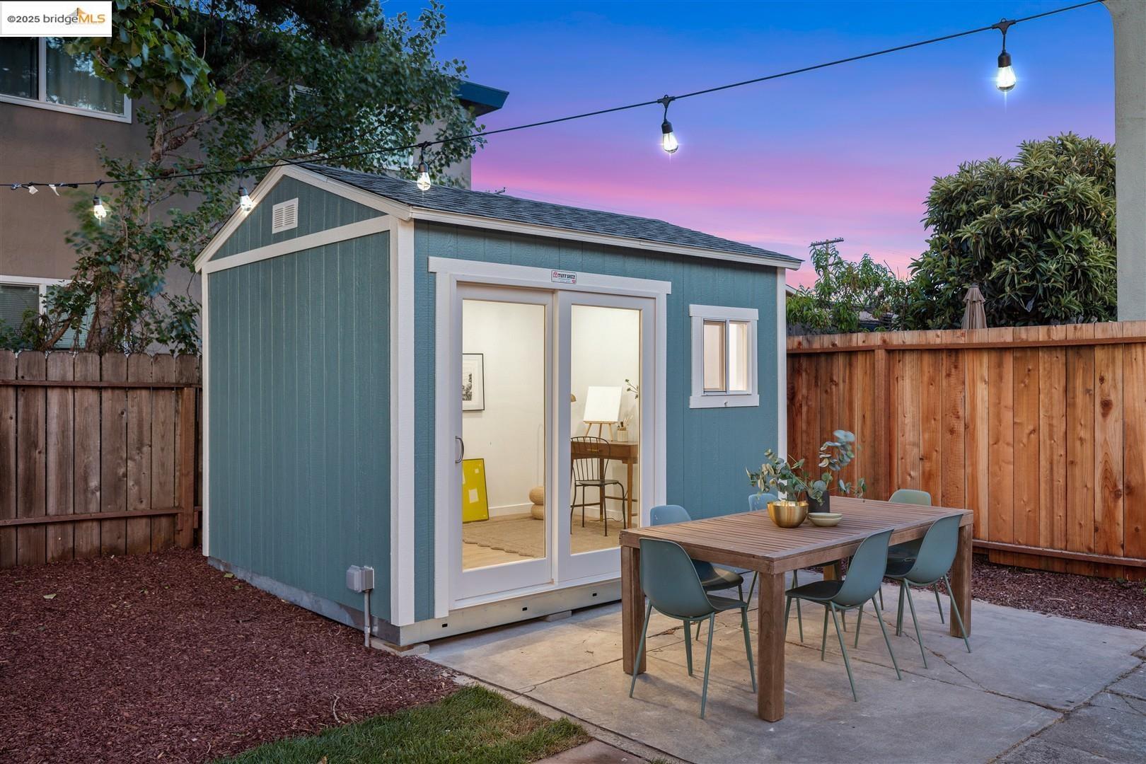 Detail Gallery Image 31 of 49 For 615 Kains Ave, Albany,  CA 94706 - 3 Beds | 2 Baths