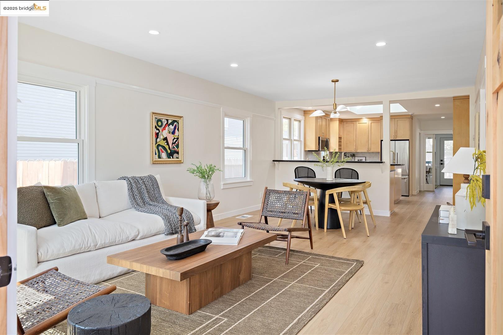 Detail Gallery Image 5 of 49 For 615 Kains Ave, Albany,  CA 94706 - 3 Beds | 2 Baths