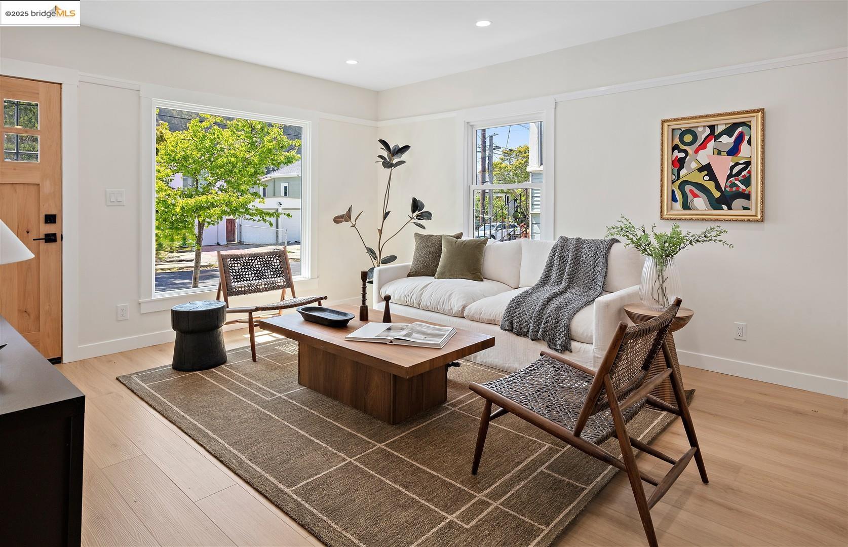 Detail Gallery Image 6 of 49 For 615 Kains Ave, Albany,  CA 94706 - 3 Beds | 2 Baths