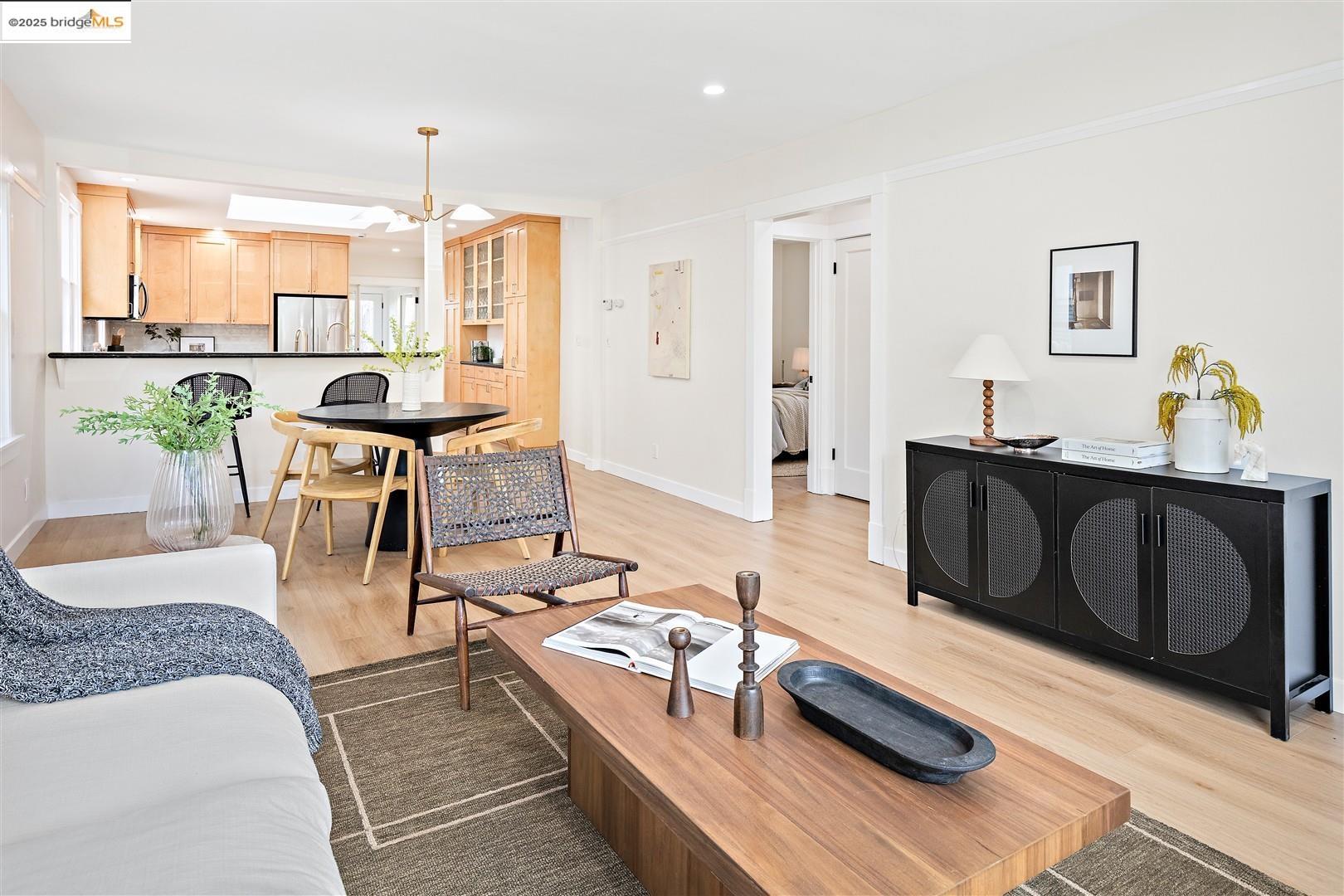 Detail Gallery Image 7 of 49 For 615 Kains Ave, Albany,  CA 94706 - 3 Beds | 2 Baths