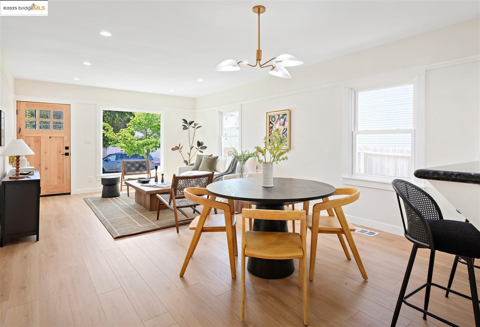 Detail Gallery Image 8 of 49 For 615 Kains Ave, Albany,  CA 94706 - 3 Beds | 2 Baths