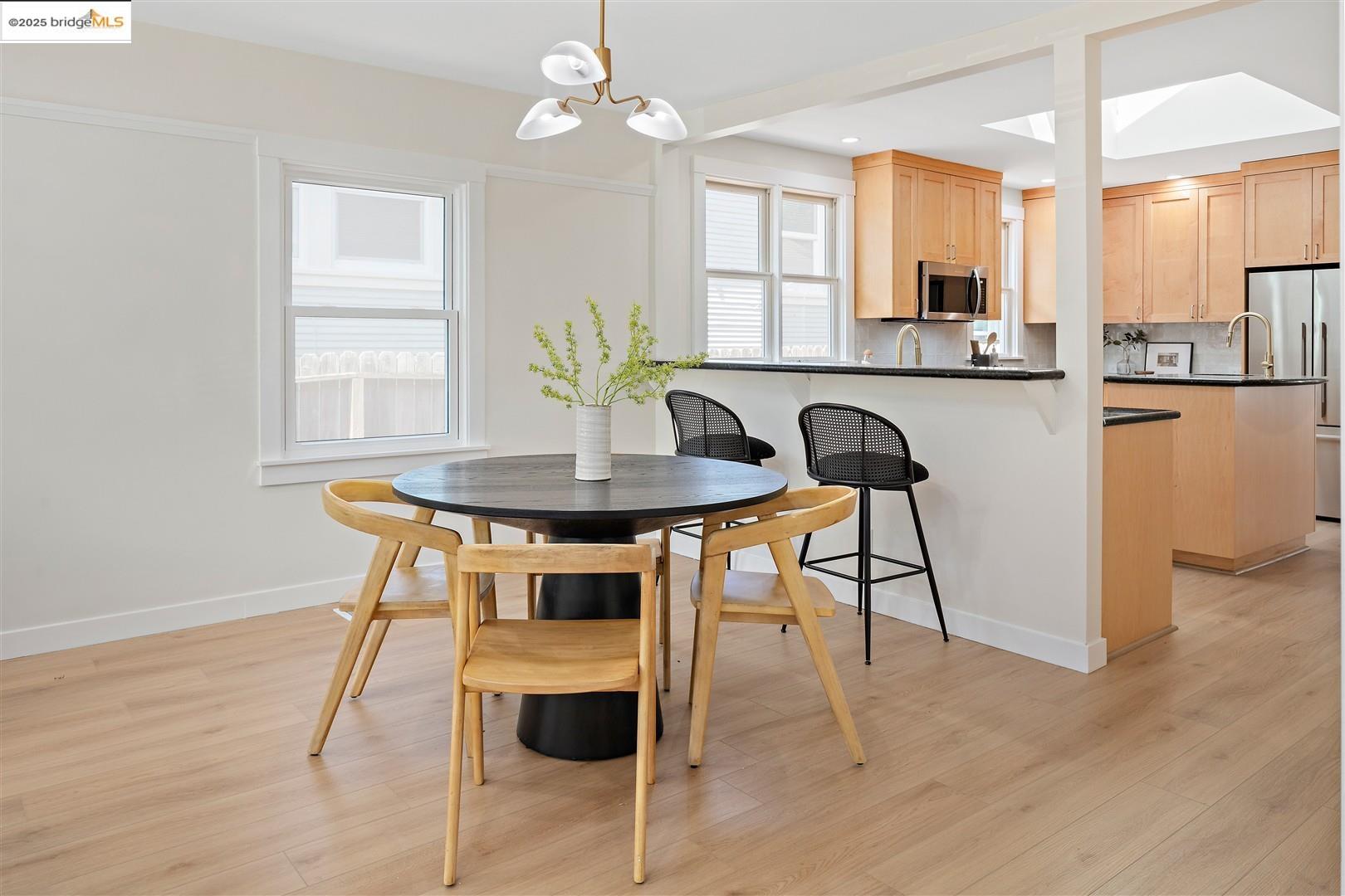 Detail Gallery Image 9 of 49 For 615 Kains Ave, Albany,  CA 94706 - 3 Beds | 2 Baths