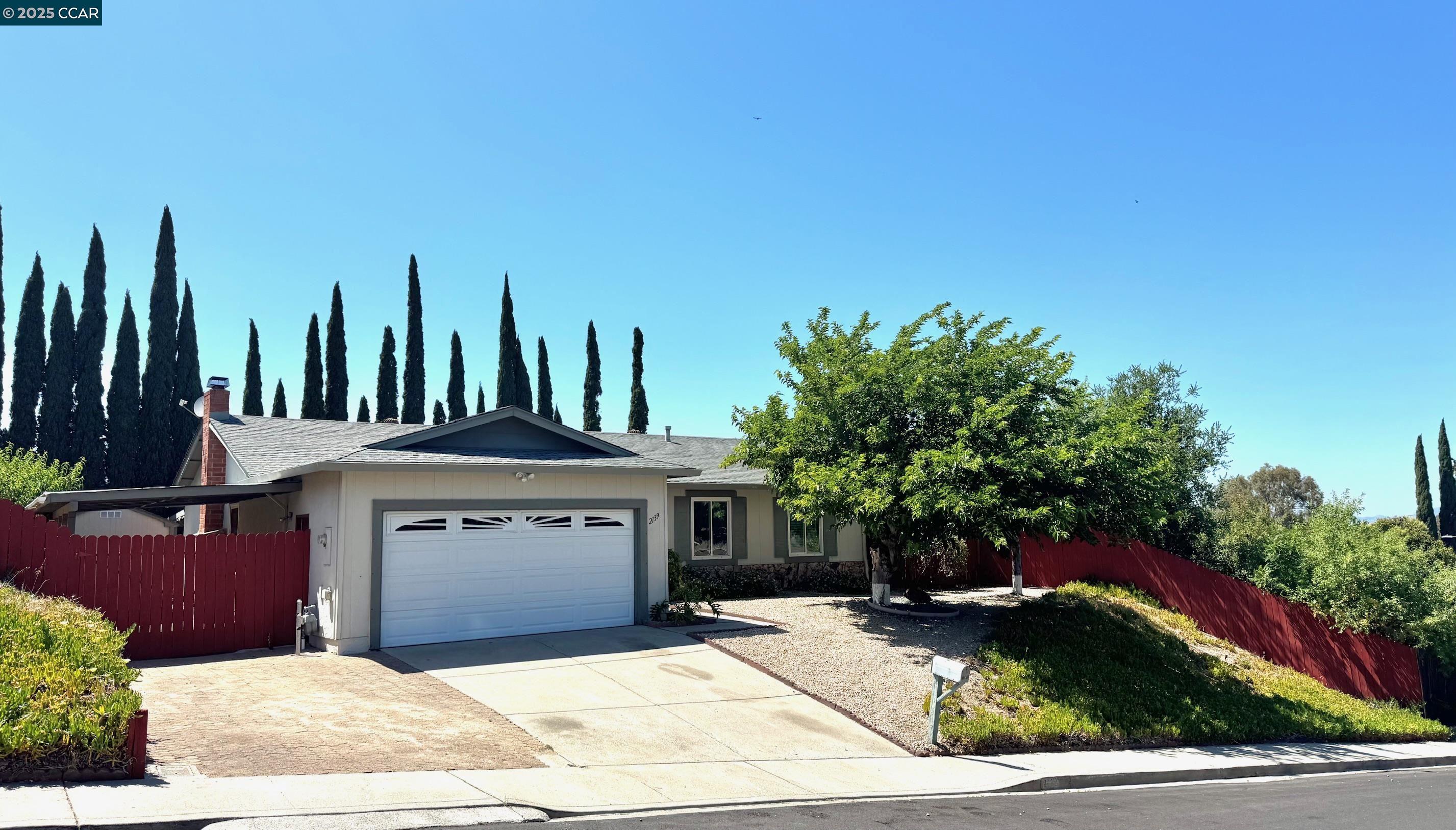 Detail Gallery Image 1 of 25 For 2139 Chestnut Dr, Pittsburg,  CA 94565 - 3 Beds | 2 Baths
