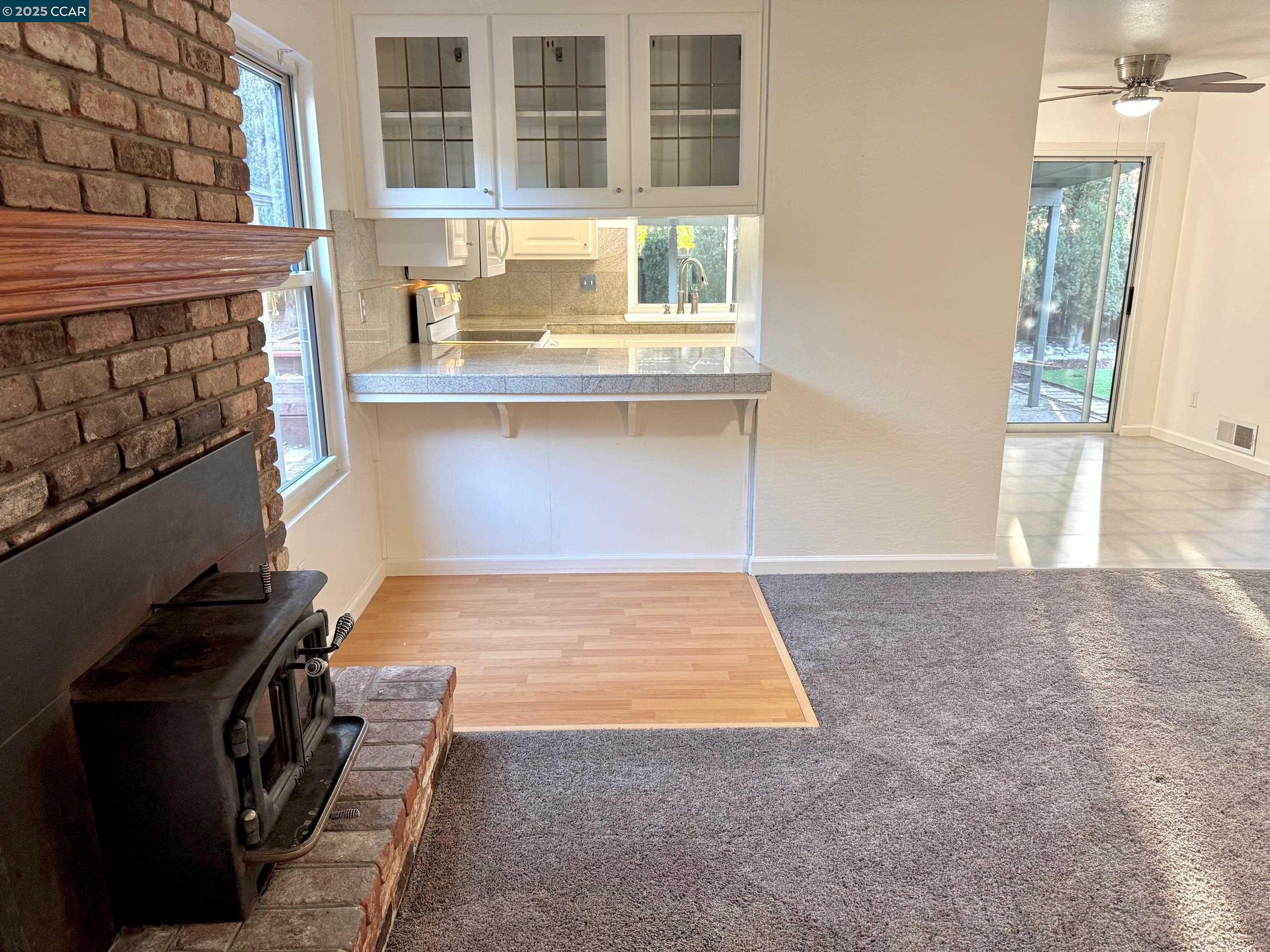 Detail Gallery Image 11 of 25 For 2139 Chestnut Dr, Pittsburg,  CA 94565 - 3 Beds | 2 Baths