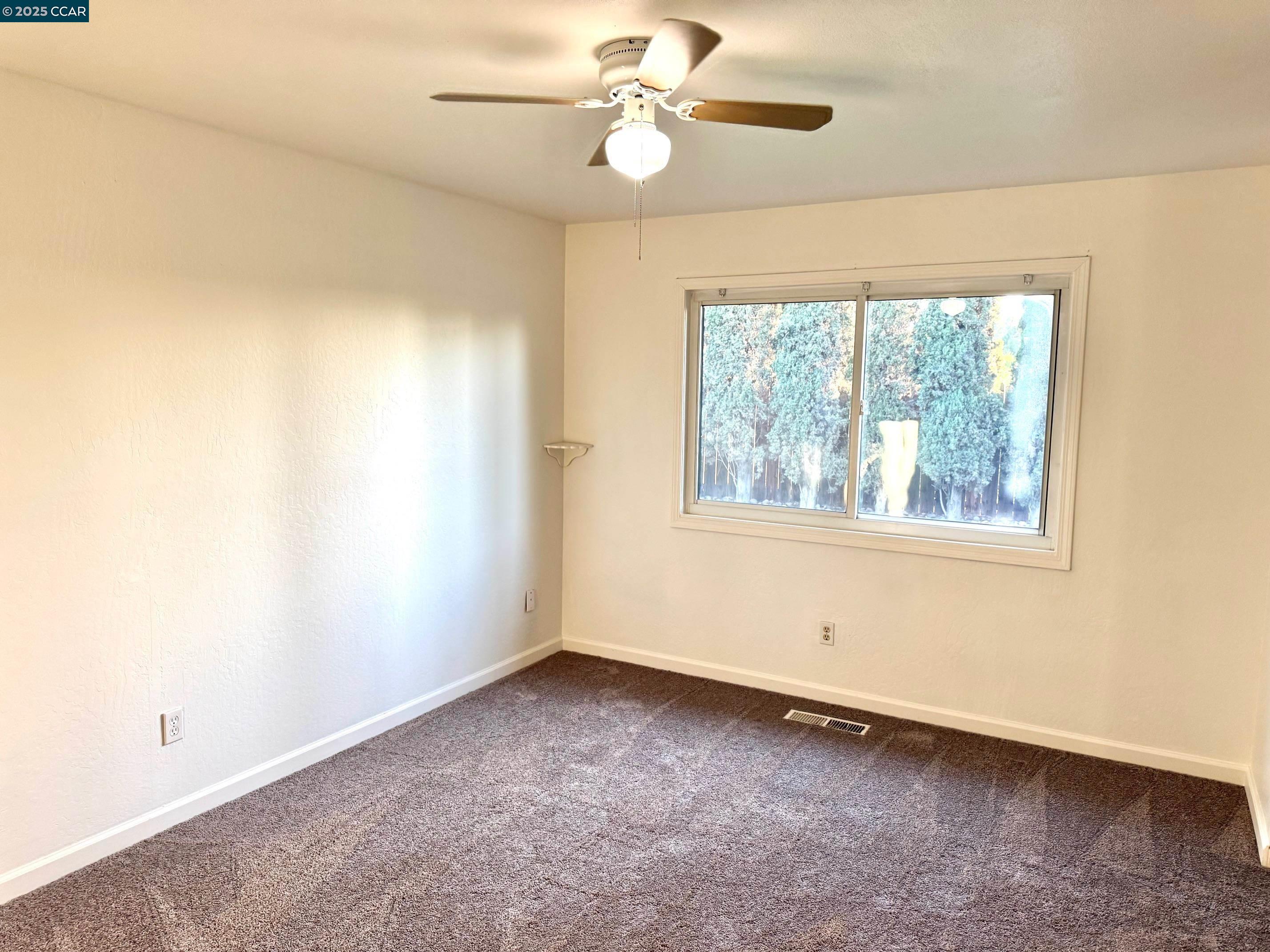 Detail Gallery Image 18 of 25 For 2139 Chestnut Dr, Pittsburg,  CA 94565 - 3 Beds | 2 Baths