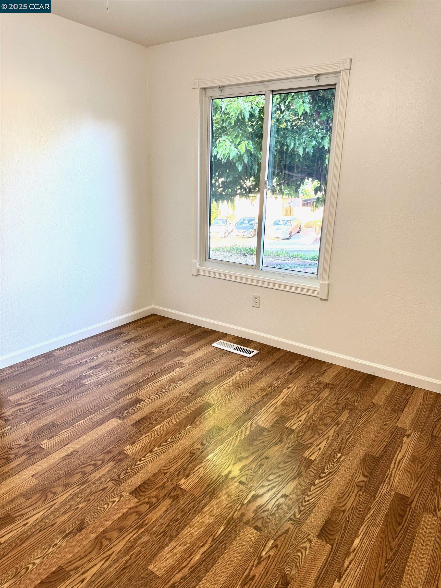 Detail Gallery Image 19 of 25 For 2139 Chestnut Dr, Pittsburg,  CA 94565 - 3 Beds | 2 Baths
