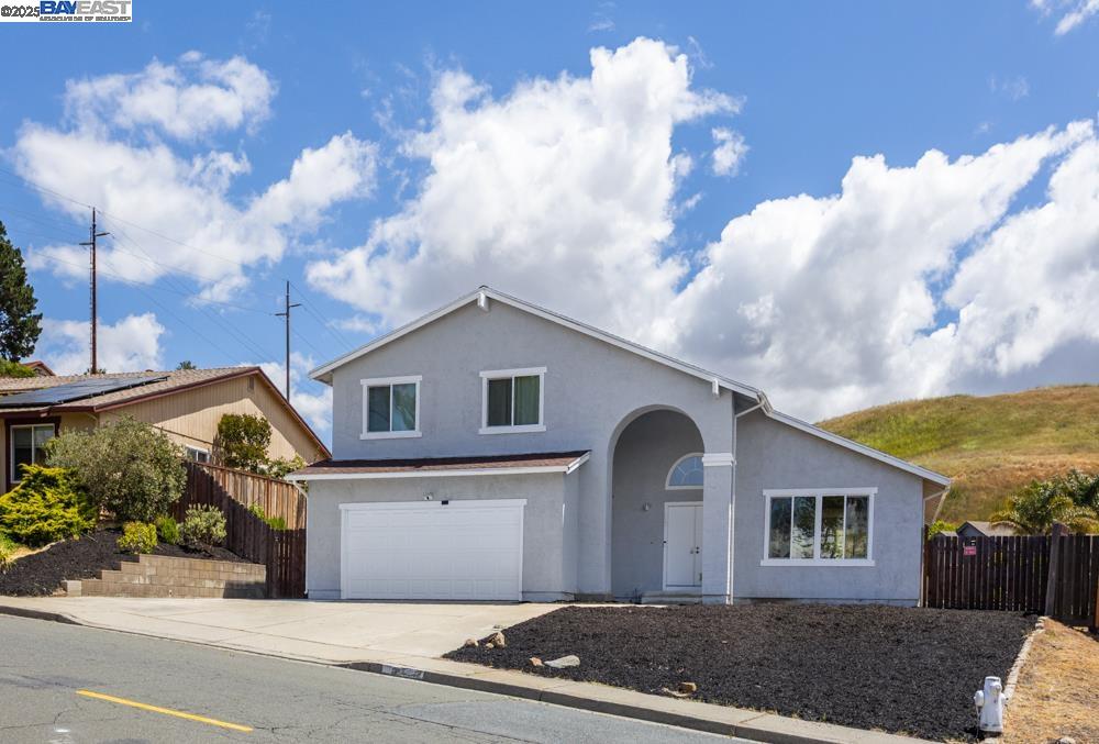 Detail Gallery Image 2 of 33 For 457 Violet Rd, Hercules,  CA 94547 - 4 Beds | 3 Baths