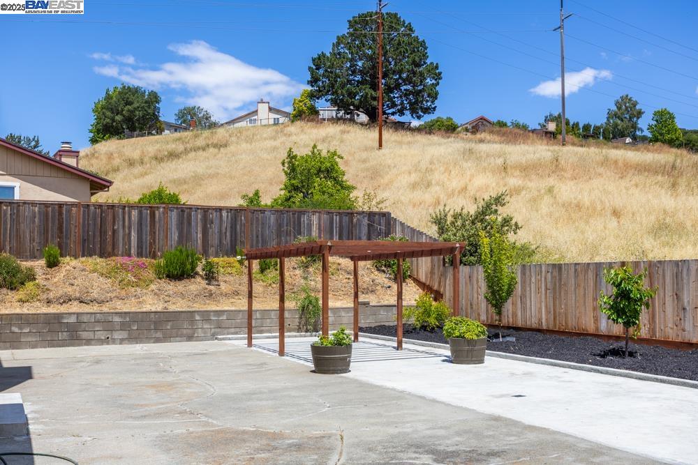 Detail Gallery Image 33 of 33 For 457 Violet Rd, Hercules,  CA 94547 - 4 Beds | 3 Baths