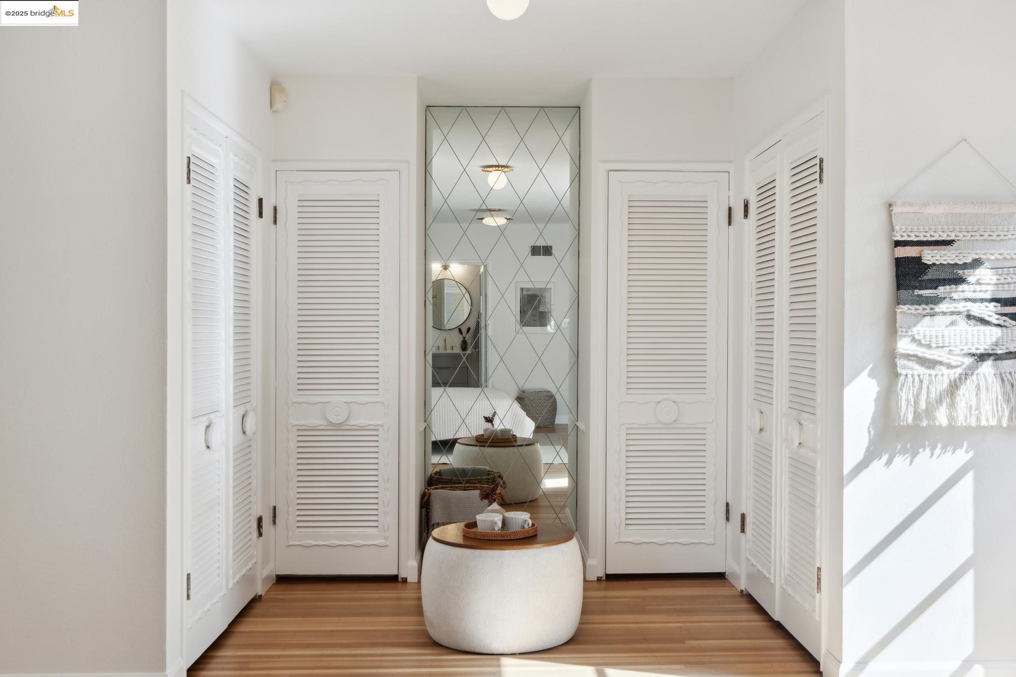Detail Gallery Image 26 of 42 For 5625 Snake Rd, Oakland,  CA 94611 - 2 Beds | 2 Baths