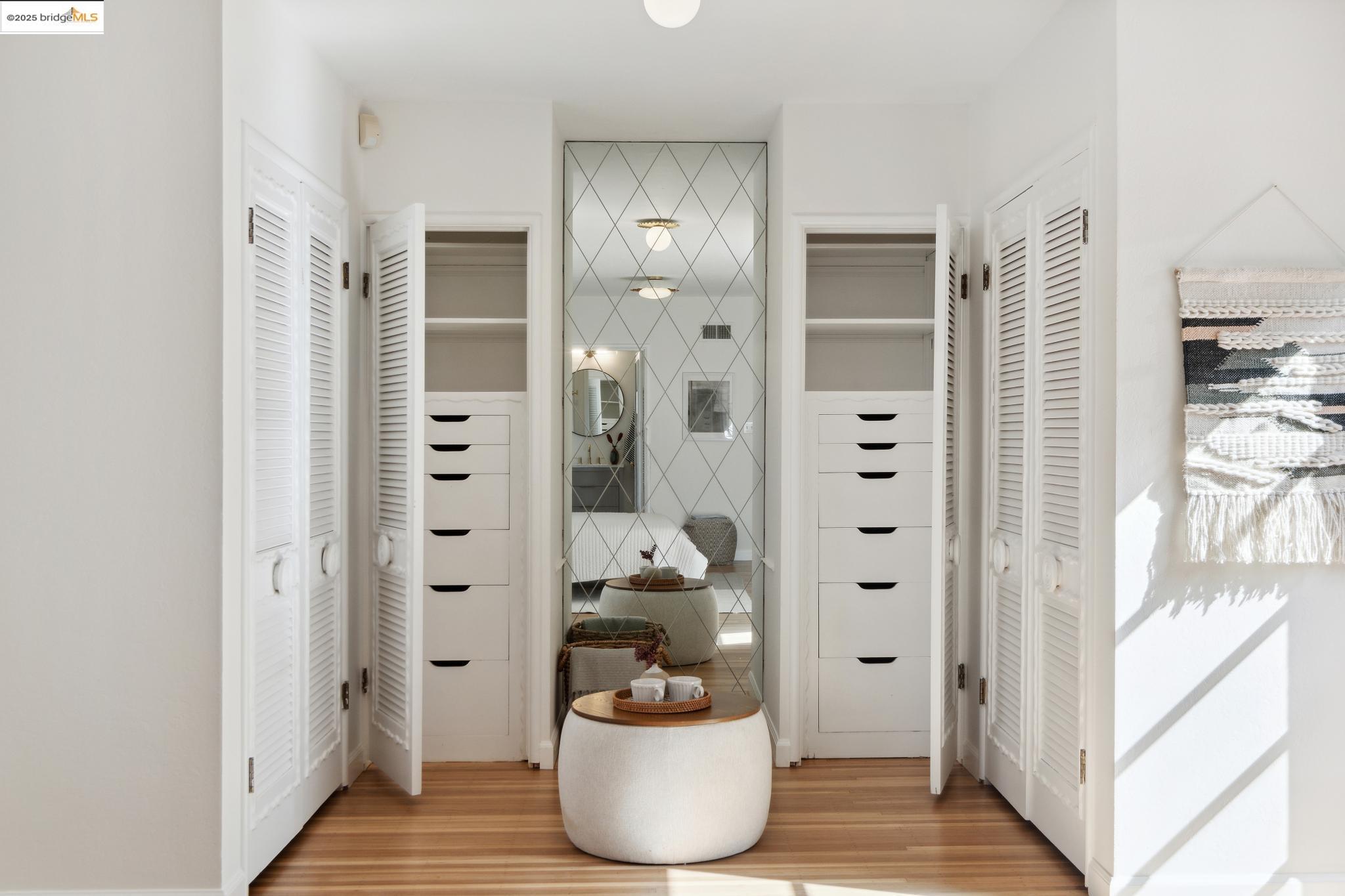 Detail Gallery Image 27 of 42 For 5625 Snake Rd, Oakland,  CA 94611 - 2 Beds | 2 Baths
