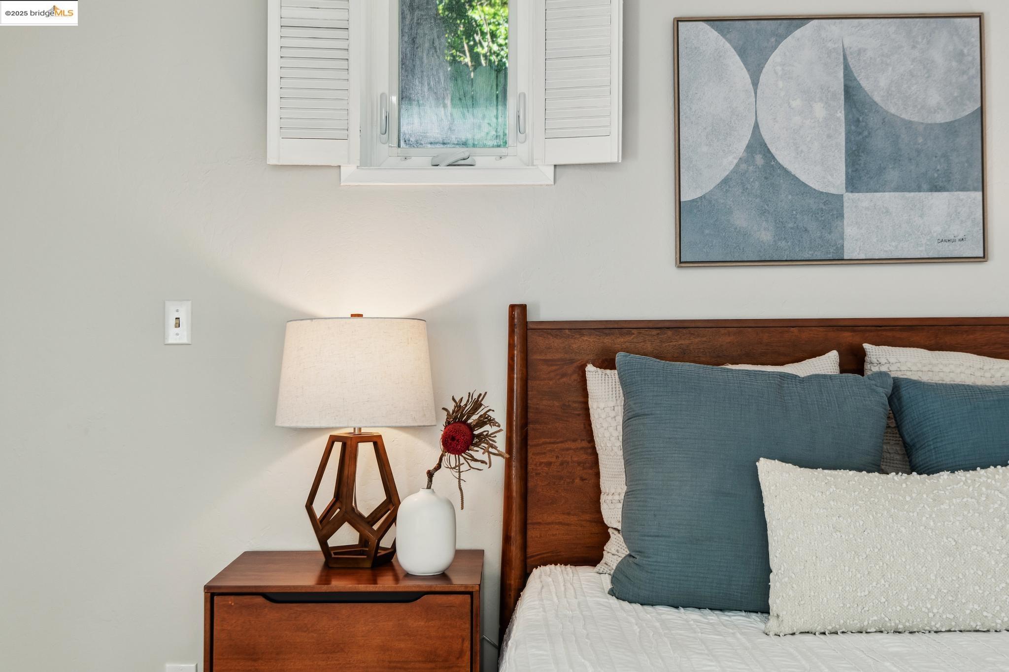 Detail Gallery Image 37 of 42 For 5625 Snake Rd, Oakland,  CA 94611 - 2 Beds | 2 Baths