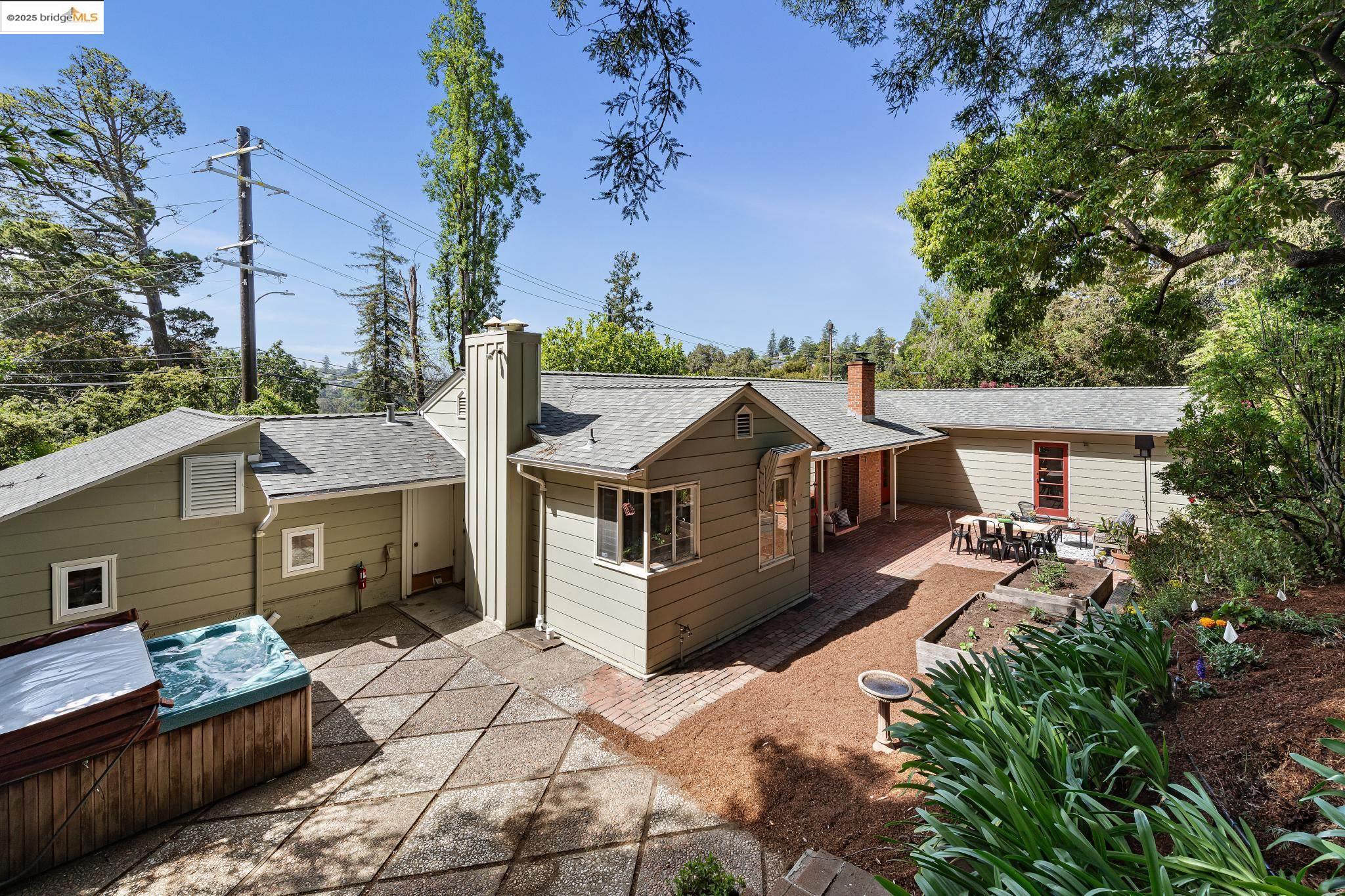 Detail Gallery Image 41 of 42 For 5625 Snake Rd, Oakland,  CA 94611 - 2 Beds | 2 Baths