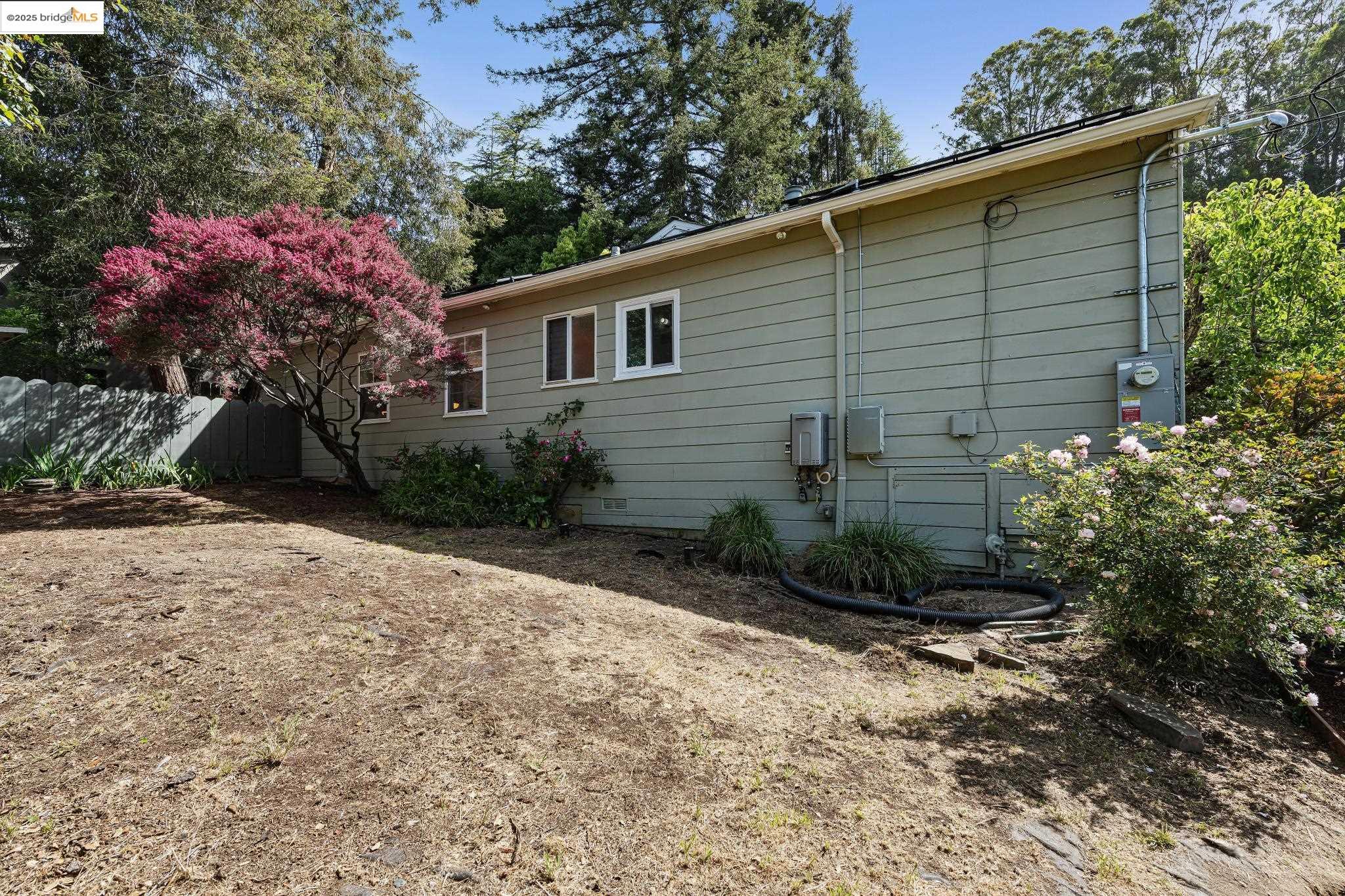 Detail Gallery Image 42 of 42 For 5625 Snake Rd, Oakland,  CA 94611 - 2 Beds | 2 Baths