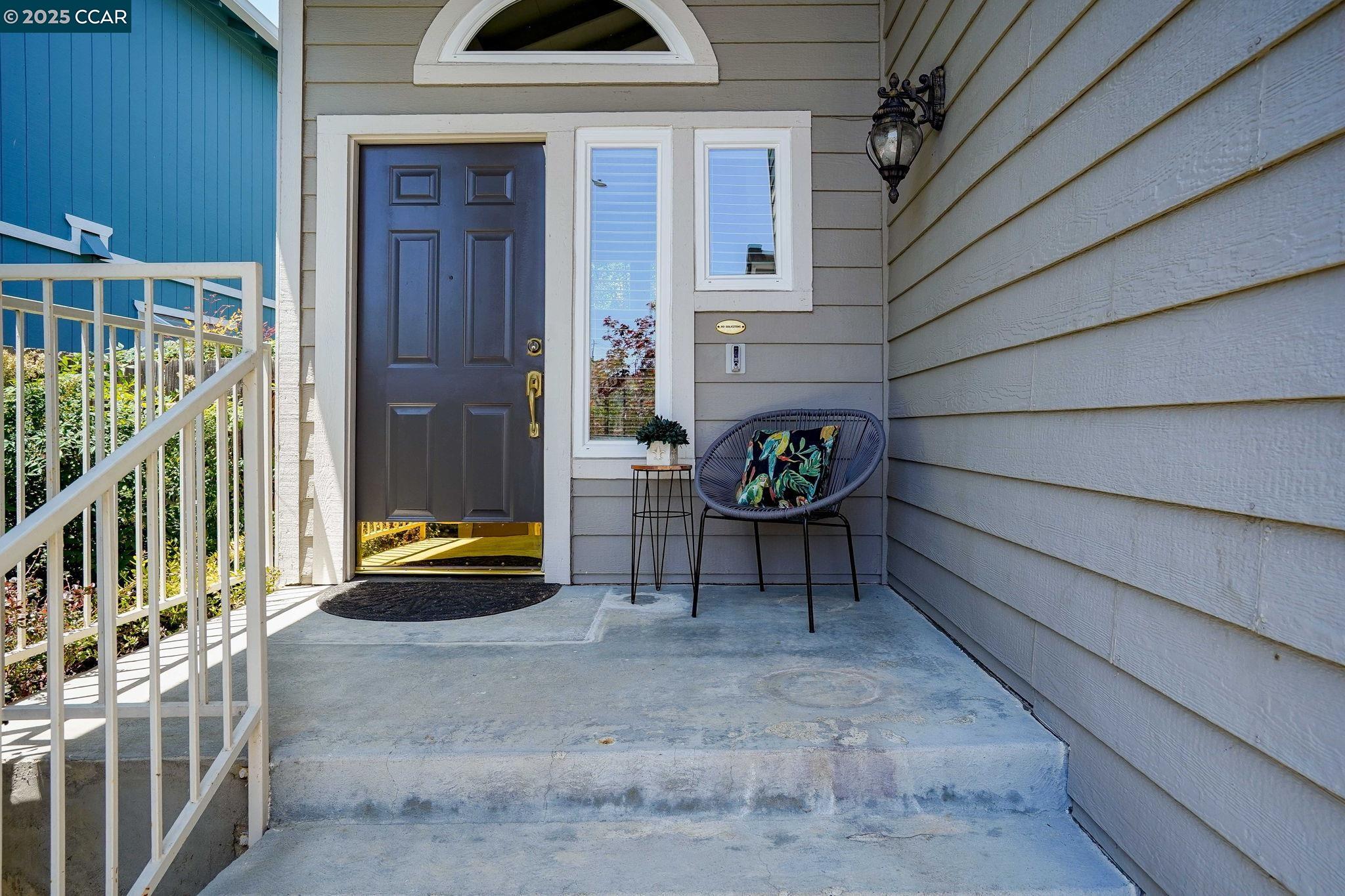 Detail Gallery Image 2 of 24 For 192 Anchor Drive, Bay Point,  CA 94565-3068 - 3 Beds | 2/1 Baths