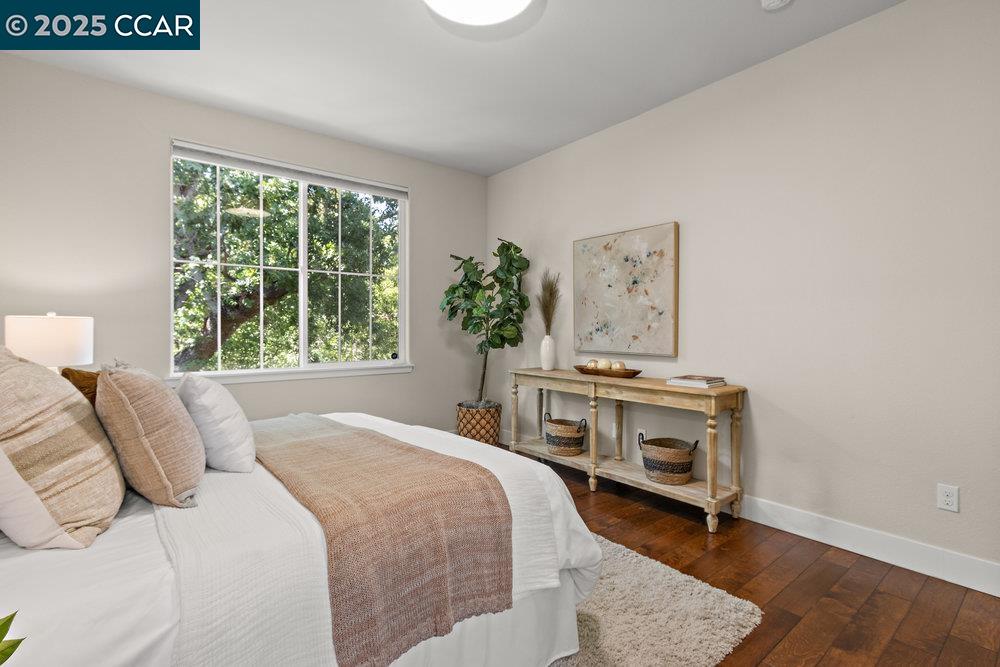 Detail Gallery Image 11 of 45 For 2299 Overlook Dr, Walnut Creek,  CA 94597 - 3 Beds | 2/1 Baths