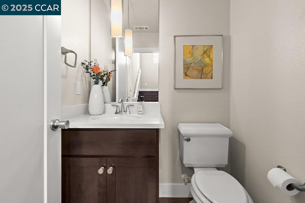Detail Gallery Image 20 of 45 For 2299 Overlook Dr, Walnut Creek,  CA 94597 - 3 Beds | 2/1 Baths