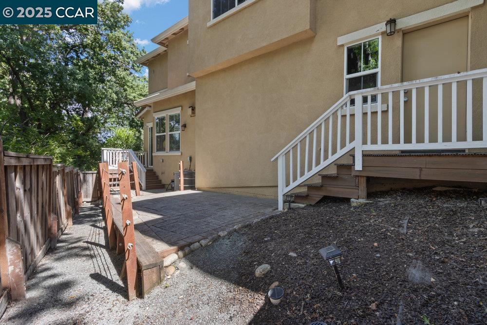 Detail Gallery Image 30 of 45 For 2299 Overlook Dr, Walnut Creek,  CA 94597 - 3 Beds | 2/1 Baths
