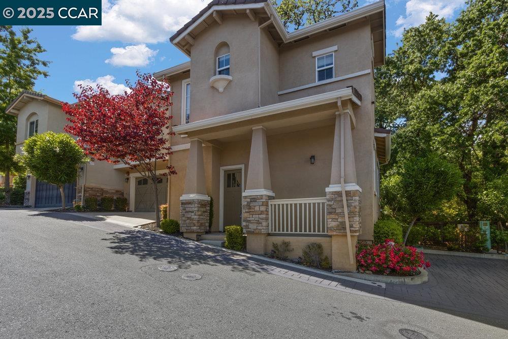 Detail Gallery Image 31 of 45 For 2299 Overlook Dr, Walnut Creek,  CA 94597 - 3 Beds | 2/1 Baths