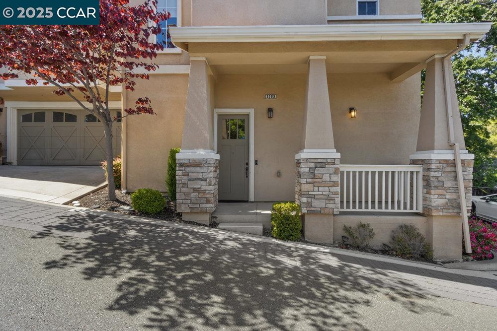 Detail Gallery Image 32 of 45 For 2299 Overlook Dr, Walnut Creek,  CA 94597 - 3 Beds | 2/1 Baths