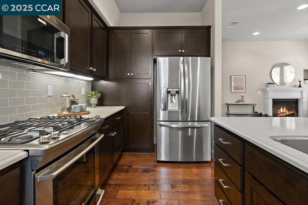 Detail Gallery Image 8 of 45 For 2299 Overlook Dr, Walnut Creek,  CA 94597 - 3 Beds | 2/1 Baths