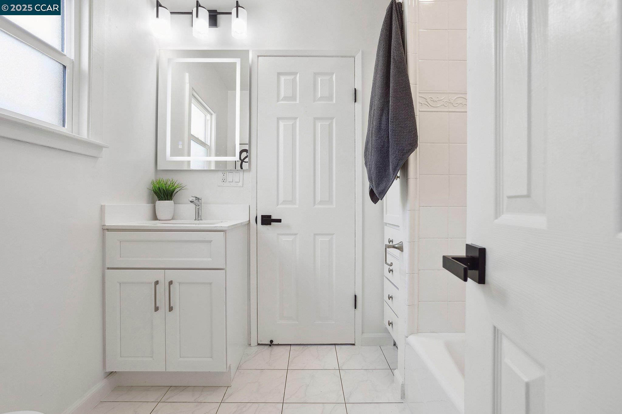 Detail Gallery Image 23 of 44 For 151 Topeka Ave, San Jose,  CA 95128 - 2 Beds | 1 Baths