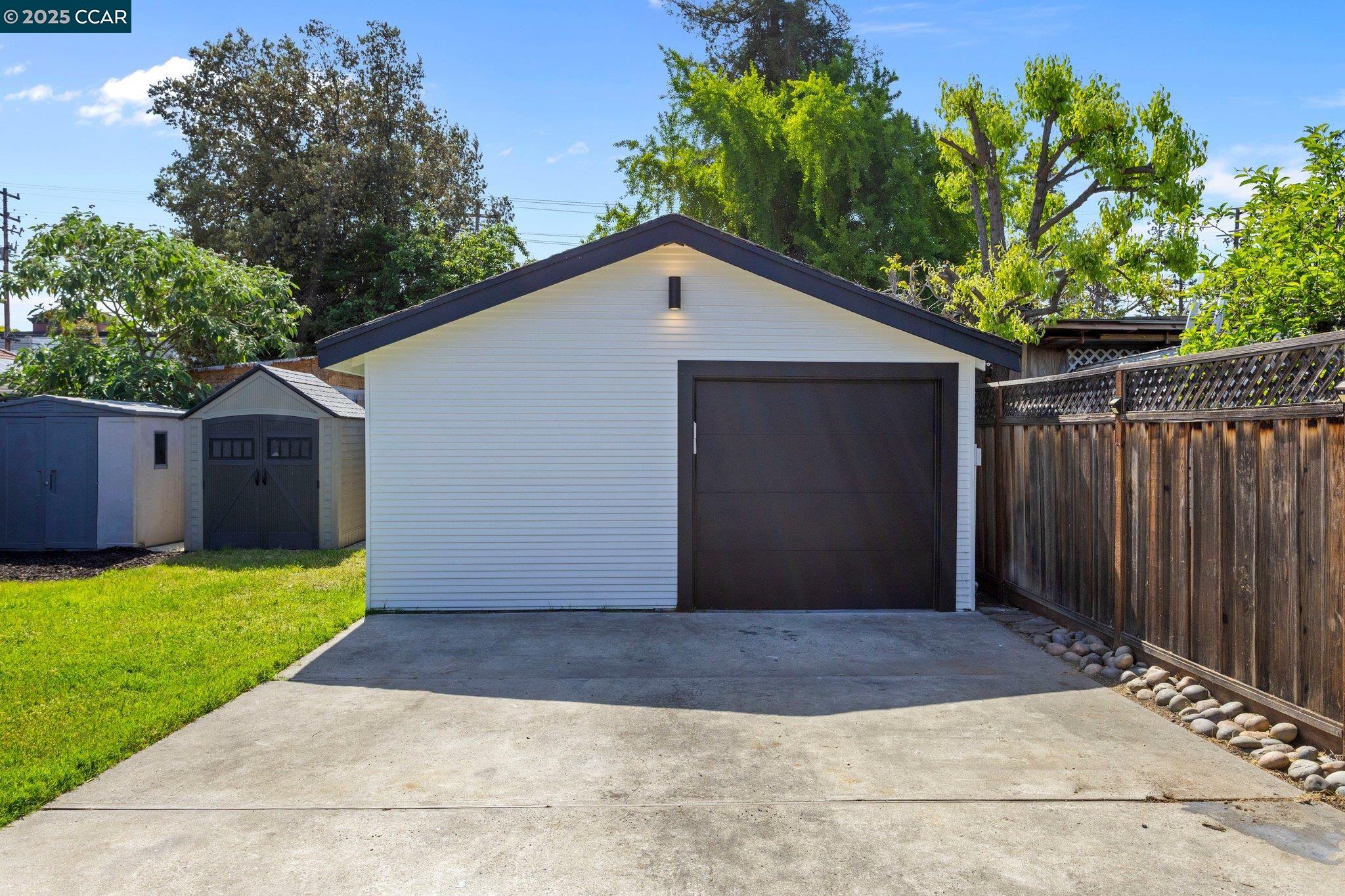 Detail Gallery Image 35 of 44 For 151 Topeka Ave, San Jose,  CA 95128 - 2 Beds | 1 Baths