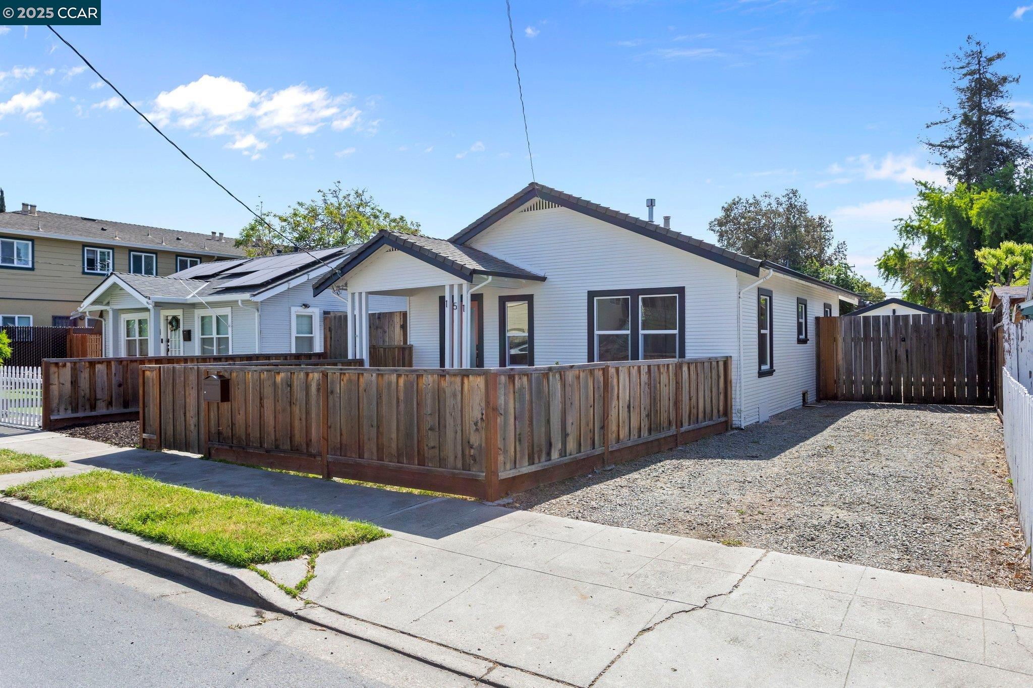 Detail Gallery Image 6 of 44 For 151 Topeka Ave, San Jose,  CA 95128 - 2 Beds | 1 Baths