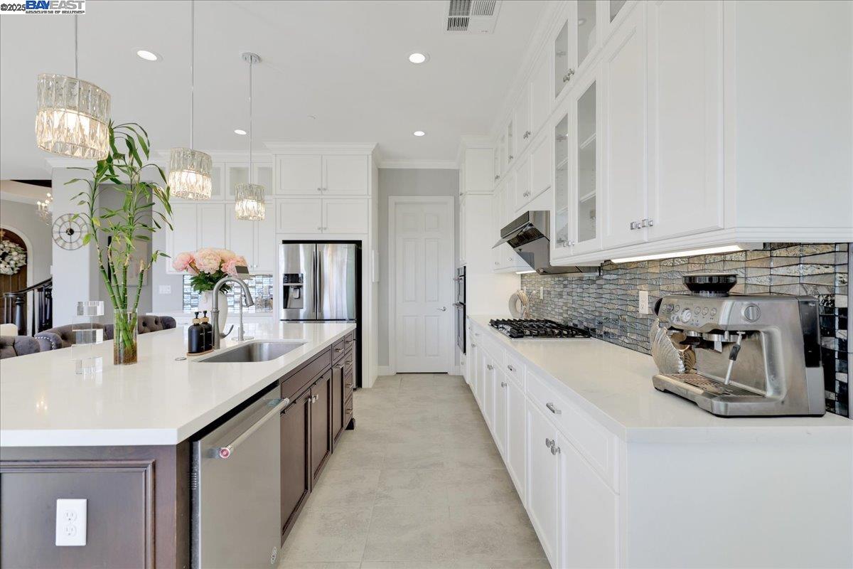 Detail Gallery Image 16 of 60 For 1059 Trumpet Vine Ln, San Ramon,  CA 94582 - 4 Beds | 3/1 Baths
