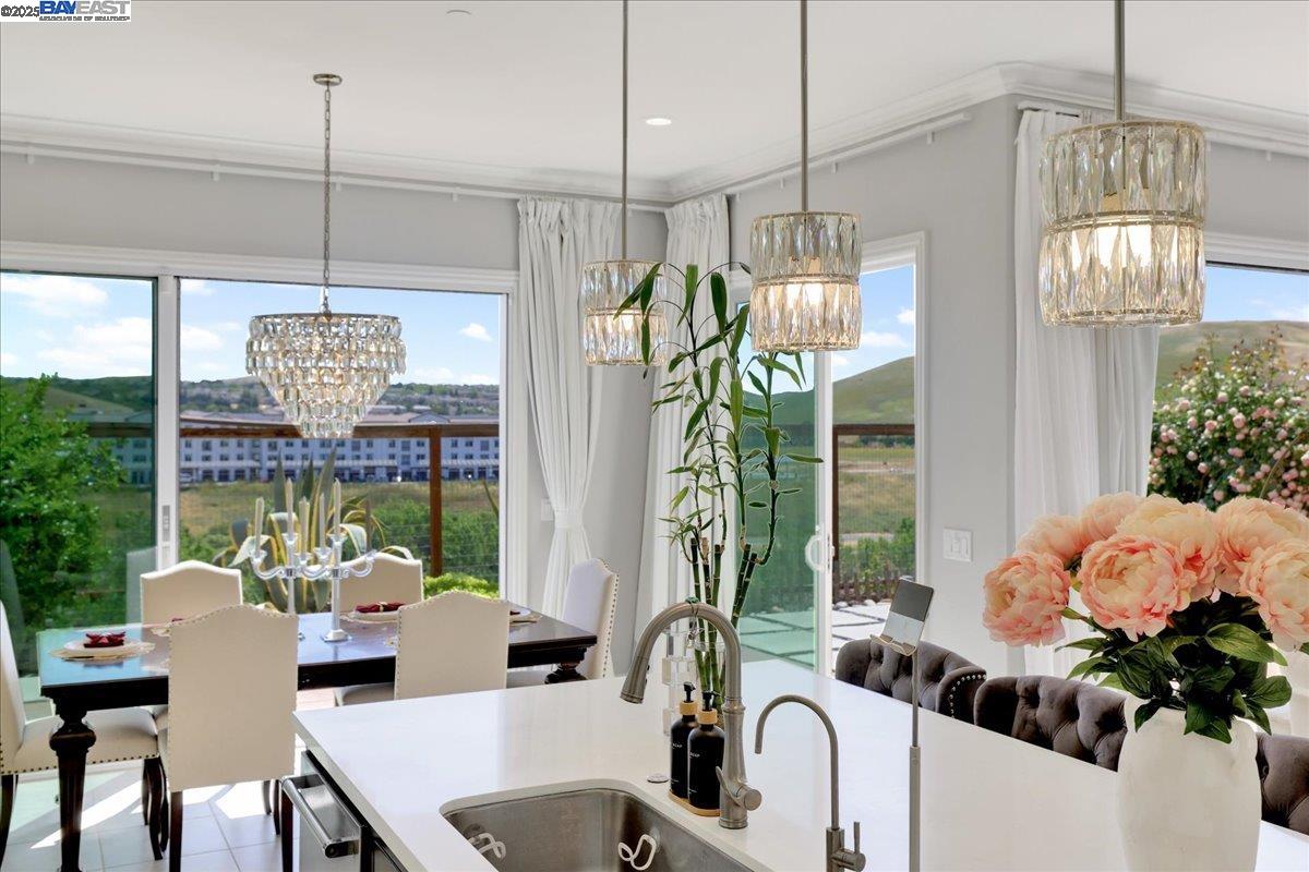 Detail Gallery Image 18 of 60 For 1059 Trumpet Vine Ln, San Ramon,  CA 94582 - 4 Beds | 3/1 Baths