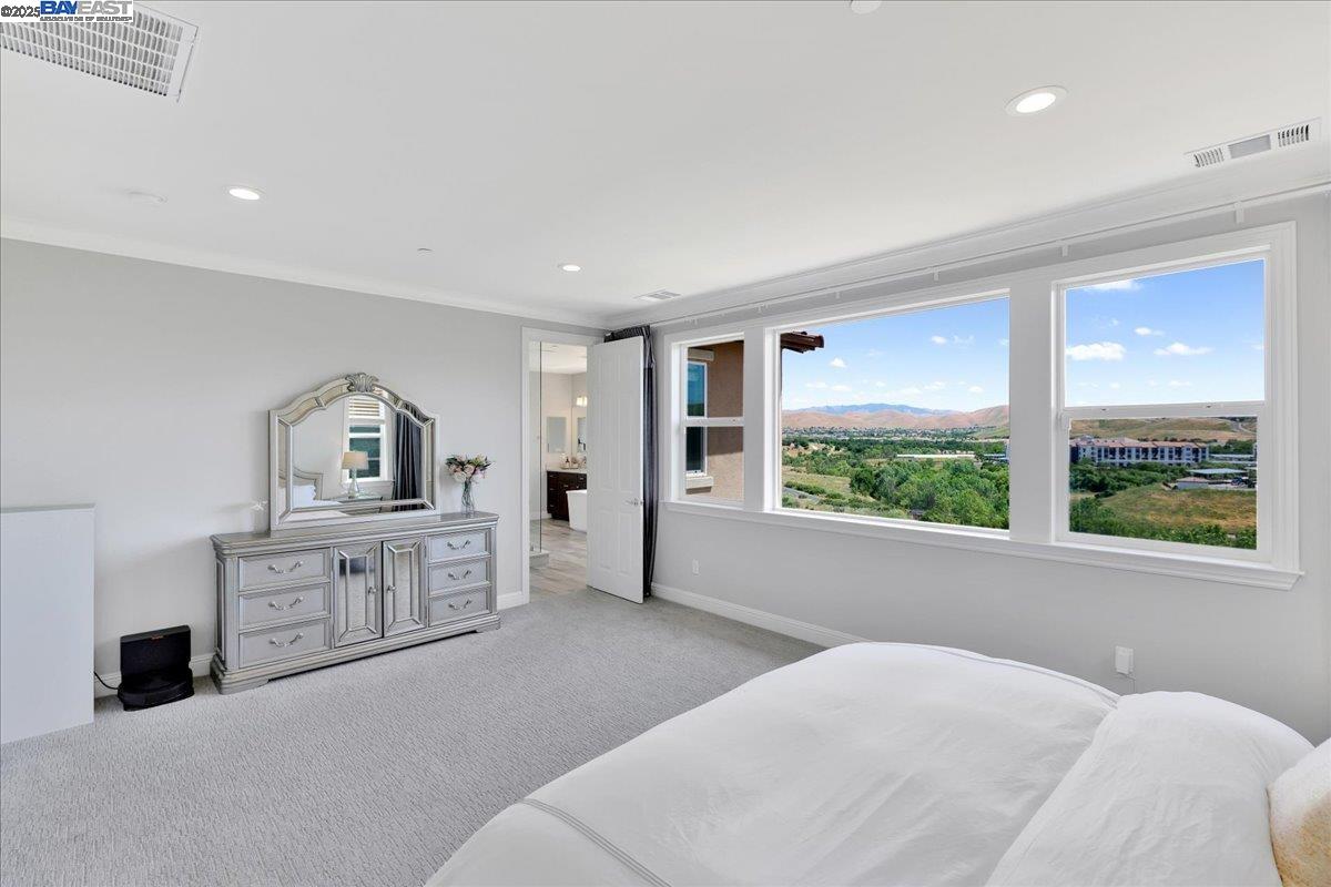 Detail Gallery Image 31 of 60 For 1059 Trumpet Vine Ln, San Ramon,  CA 94582 - 4 Beds | 3/1 Baths