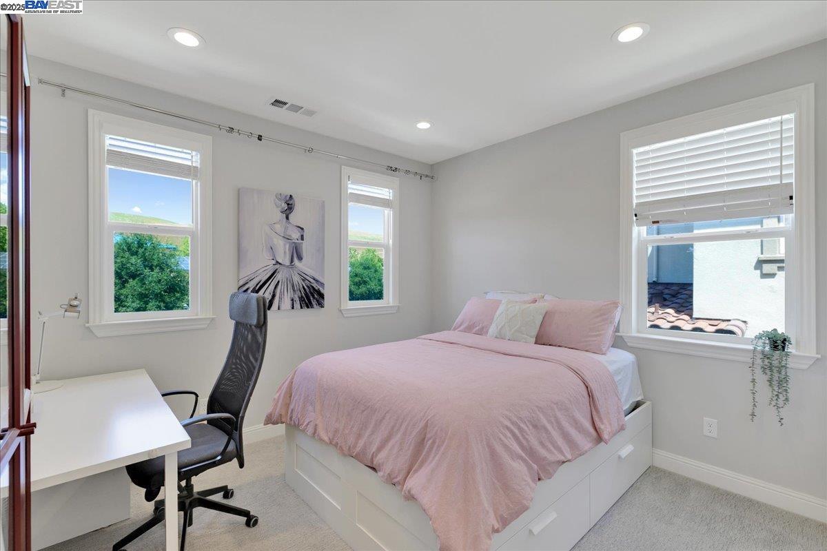 Detail Gallery Image 33 of 60 For 1059 Trumpet Vine Ln, San Ramon,  CA 94582 - 4 Beds | 3/1 Baths