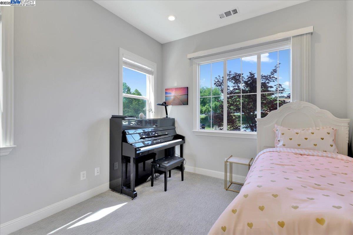 Detail Gallery Image 37 of 60 For 1059 Trumpet Vine Ln, San Ramon,  CA 94582 - 4 Beds | 3/1 Baths