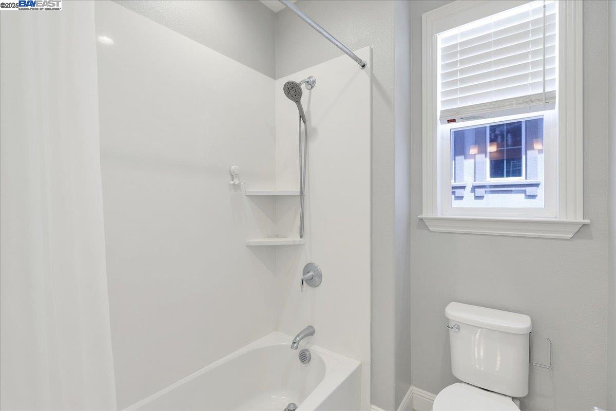 Detail Gallery Image 38 of 60 For 1059 Trumpet Vine Ln, San Ramon,  CA 94582 - 4 Beds | 3/1 Baths