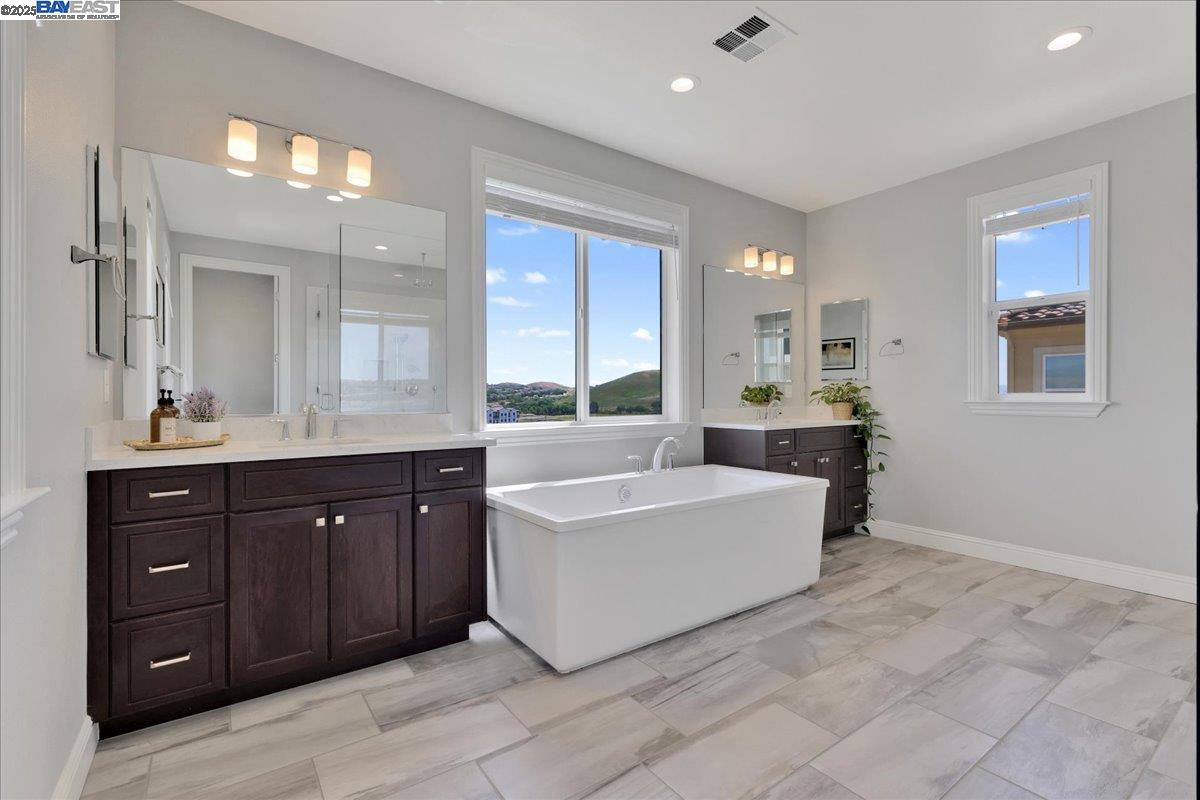 Detail Gallery Image 41 of 60 For 1059 Trumpet Vine Ln, San Ramon,  CA 94582 - 4 Beds | 3/1 Baths