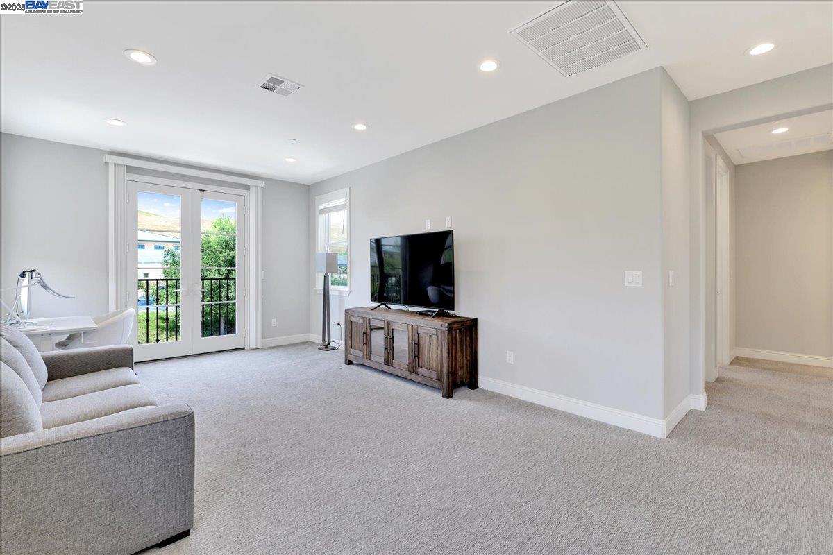 Detail Gallery Image 43 of 60 For 1059 Trumpet Vine Ln, San Ramon,  CA 94582 - 4 Beds | 3/1 Baths