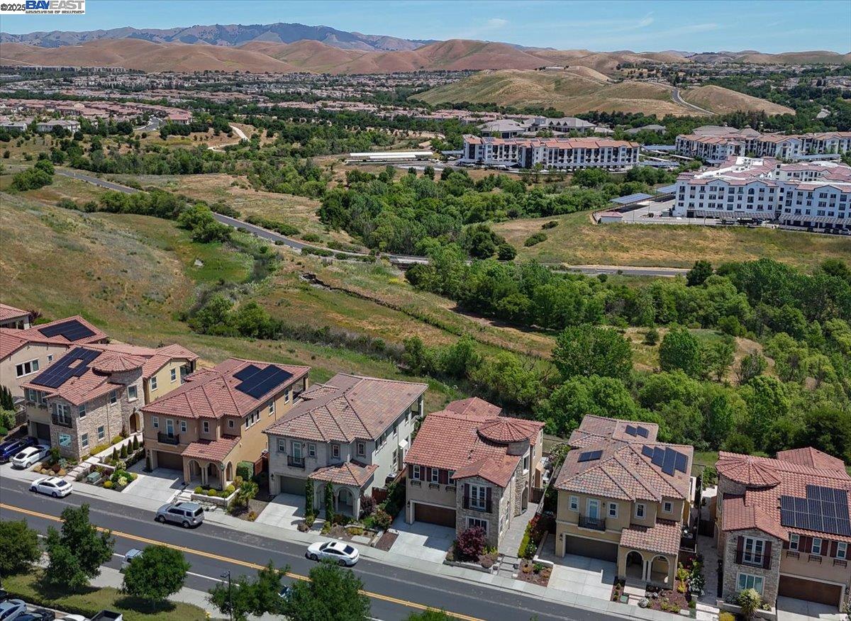 Detail Gallery Image 49 of 60 For 1059 Trumpet Vine Ln, San Ramon,  CA 94582 - 4 Beds | 3/1 Baths