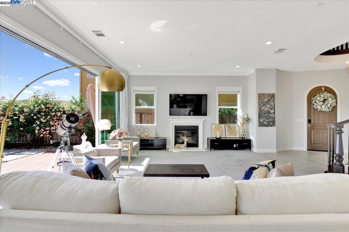 Detail Gallery Image 6 of 60 For 1059 Trumpet Vine Ln, San Ramon,  CA 94582 - 4 Beds | 3/1 Baths
