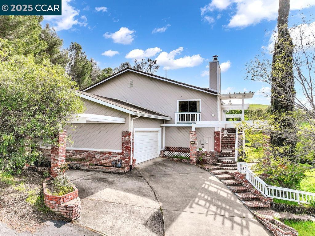 Detail Gallery Image 1 of 1 For 1011 Froyd Rd, Concord,  CA 94521 - 4 Beds | 2 Baths