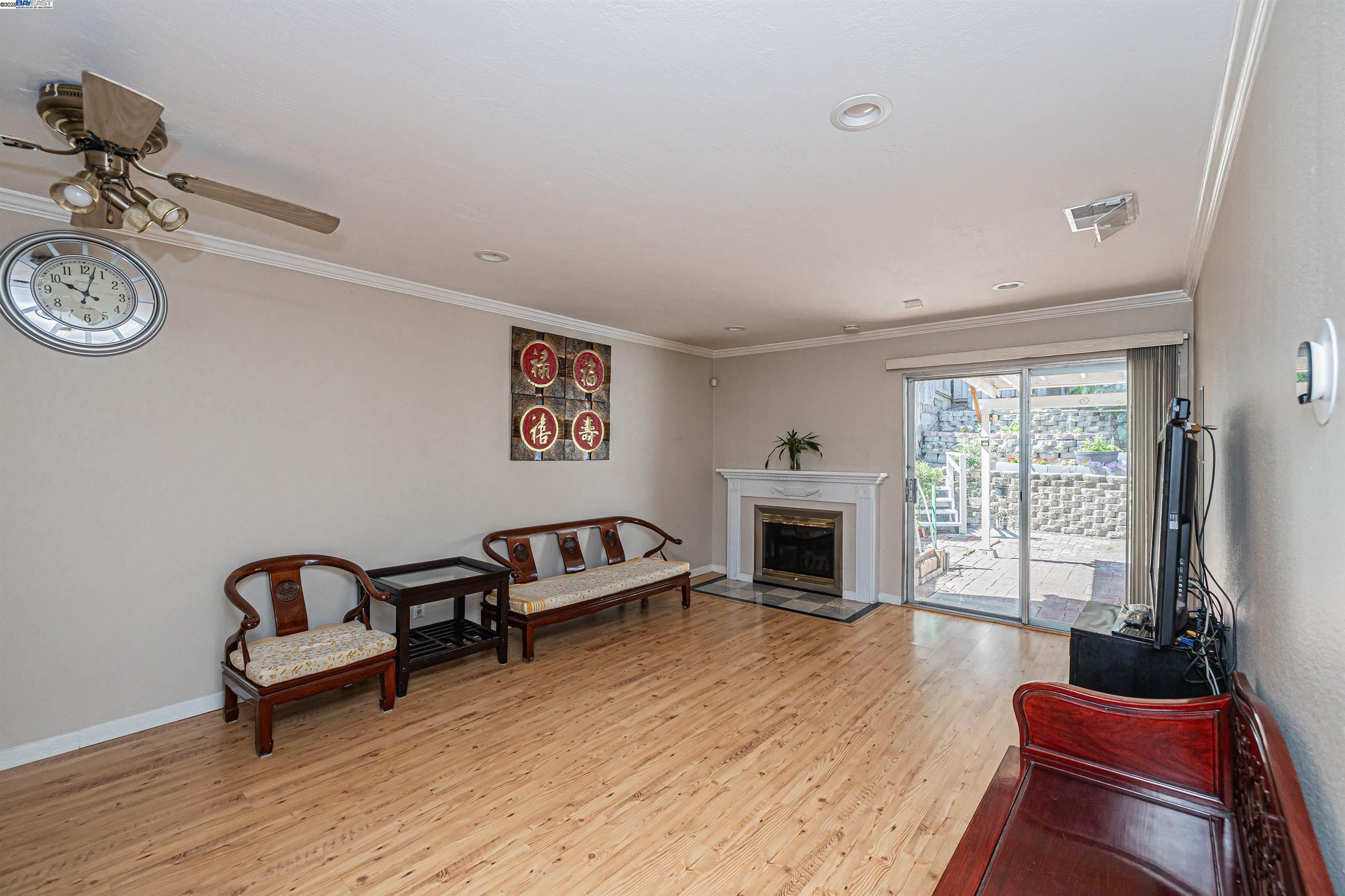 Detail Gallery Image 3 of 30 For 477 Clifford Ct, Bay Point,  CA 94565 - 3 Beds | 2/1 Baths