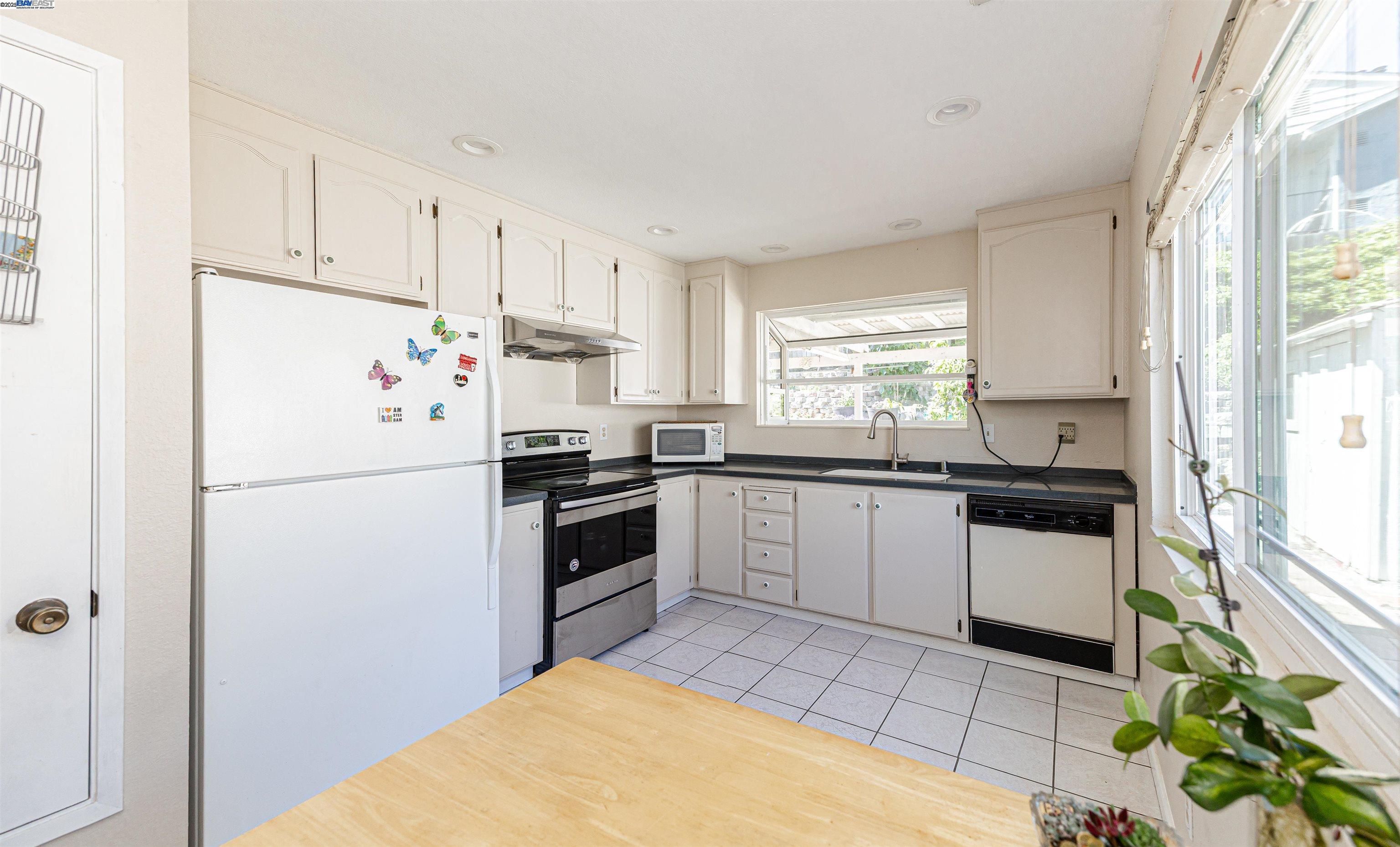 Detail Gallery Image 7 of 30 For 477 Clifford Ct, Bay Point,  CA 94565 - 3 Beds | 2/1 Baths