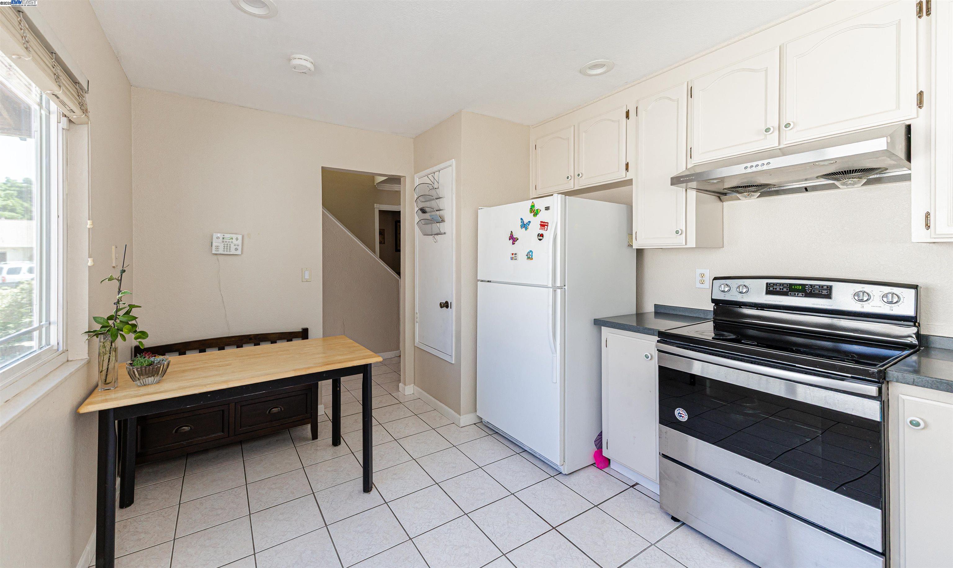 Detail Gallery Image 8 of 30 For 477 Clifford Ct, Bay Point,  CA 94565 - 3 Beds | 2/1 Baths
