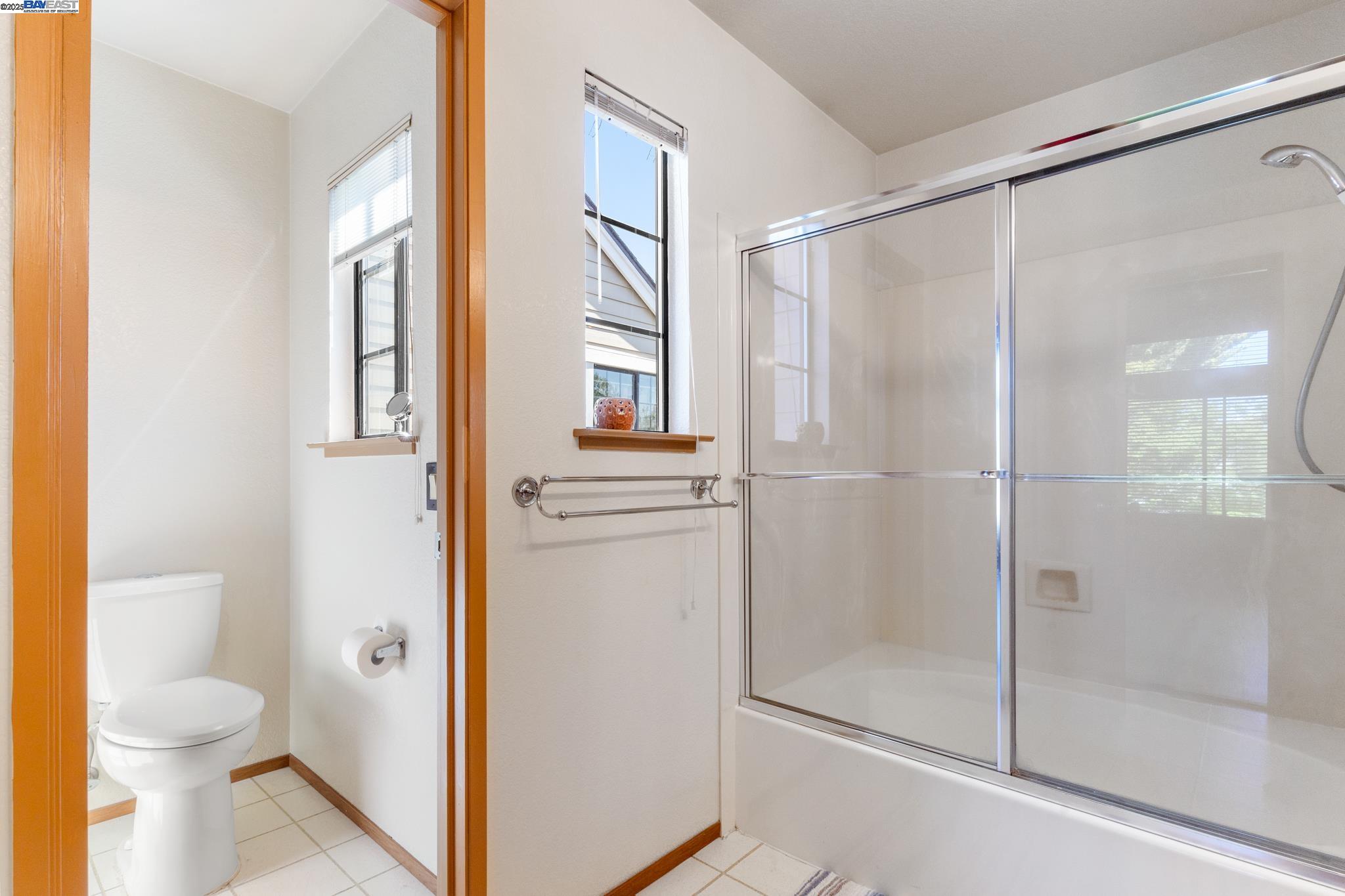 Detail Gallery Image 25 of 39 For 35 Leonard Ct, Alameda,  CA 94502 - 2 Beds | 2/1 Baths
