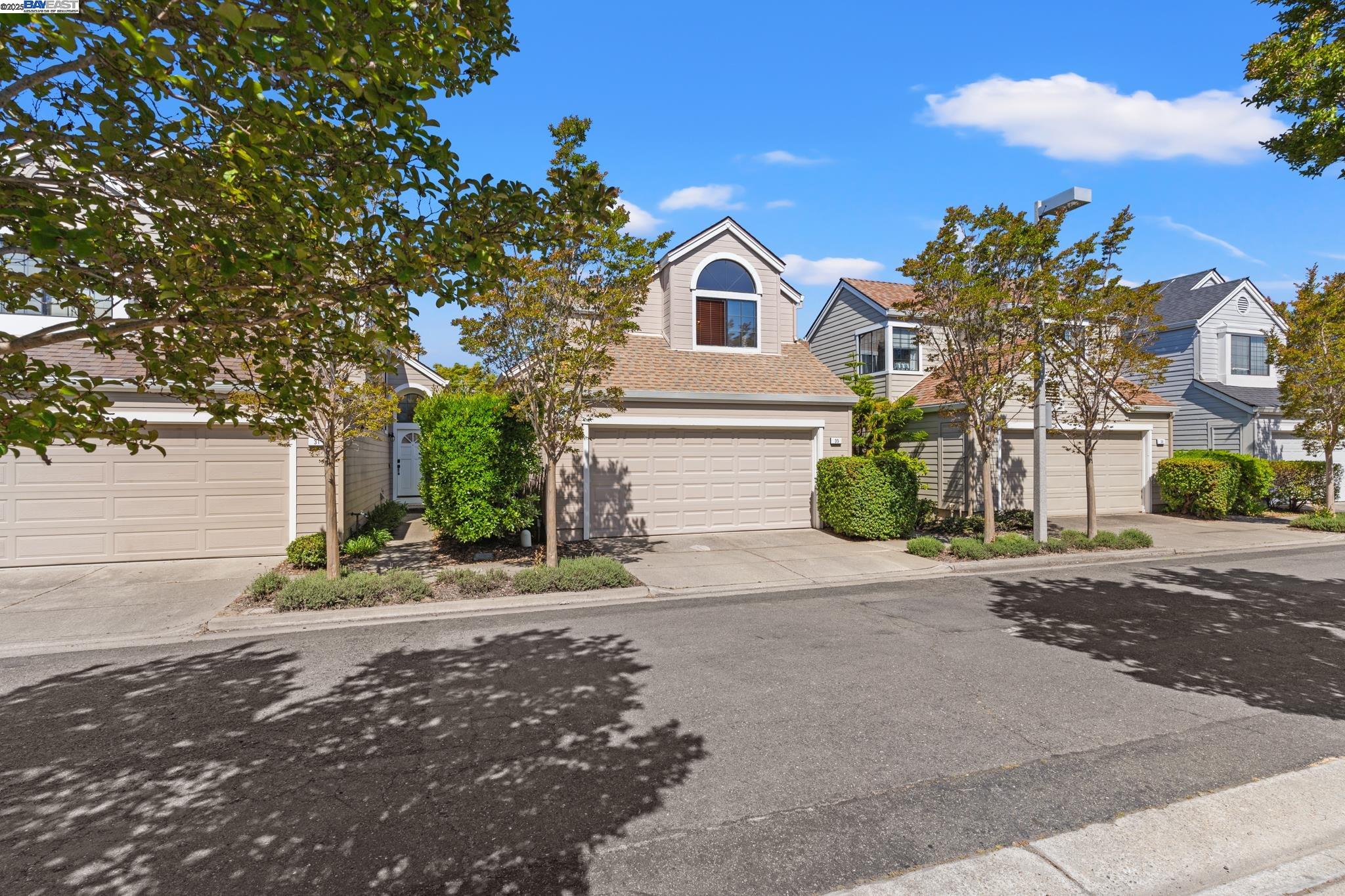 Detail Gallery Image 35 of 39 For 35 Leonard Ct, Alameda,  CA 94502 - 2 Beds | 2/1 Baths
