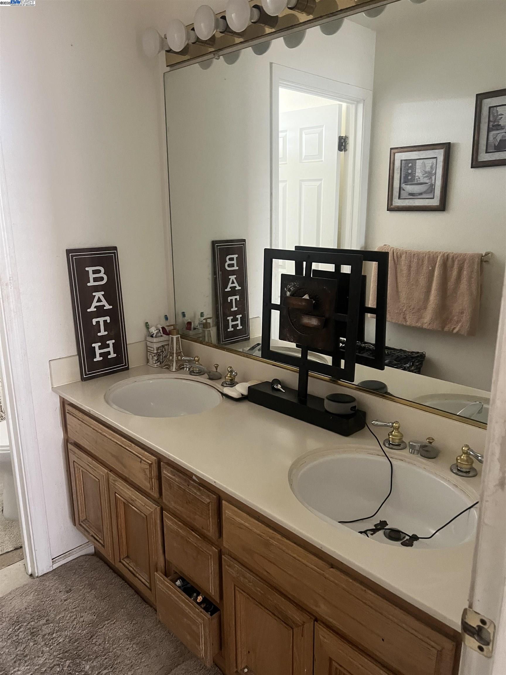 Detail Gallery Image 12 of 18 For 1145 Camellia Ct, San Leandro,  CA 94577 - 4 Beds | 2/1 Baths