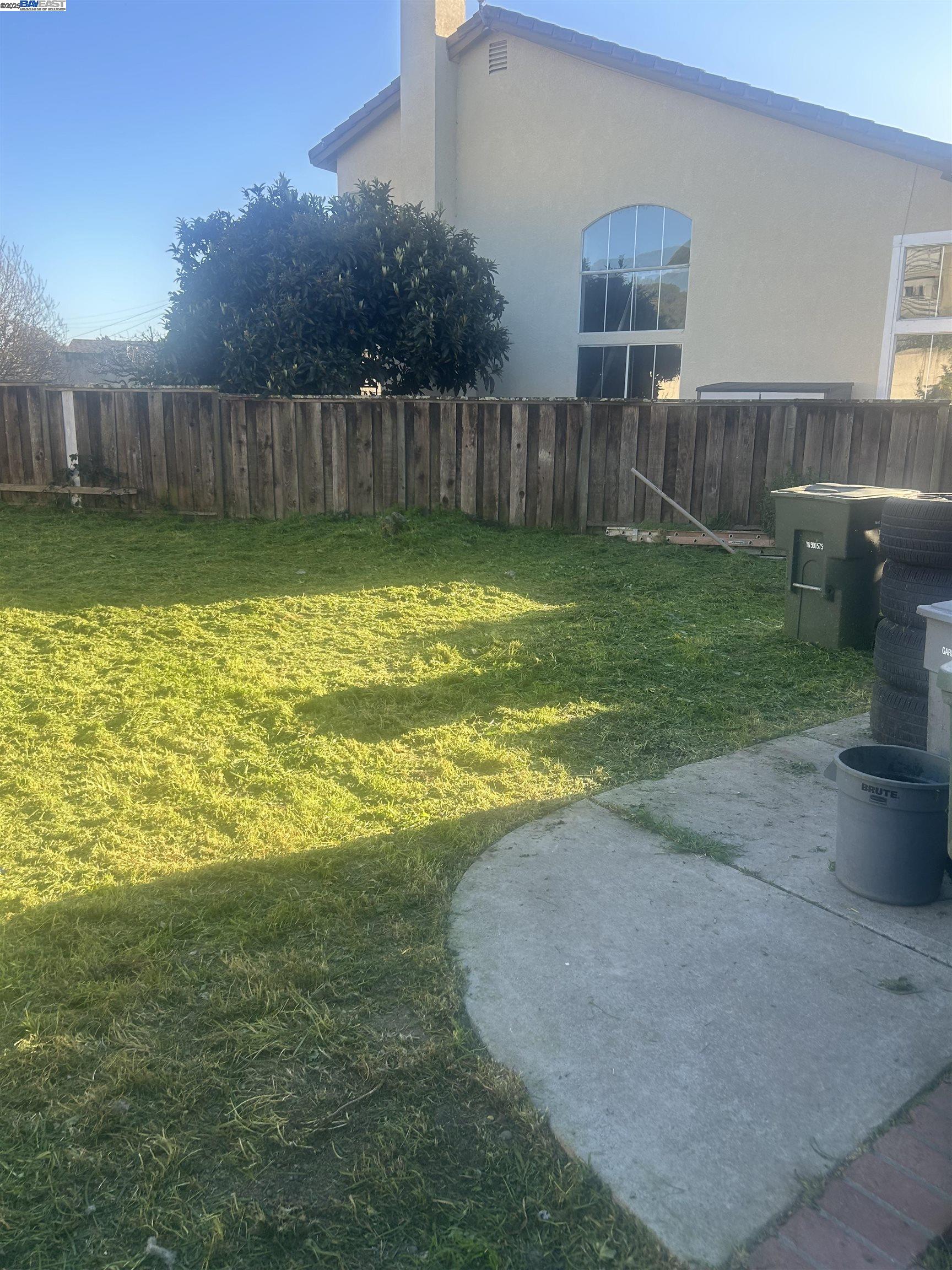 Detail Gallery Image 18 of 18 For 1145 Camellia Ct, San Leandro,  CA 94577 - 4 Beds | 2/1 Baths