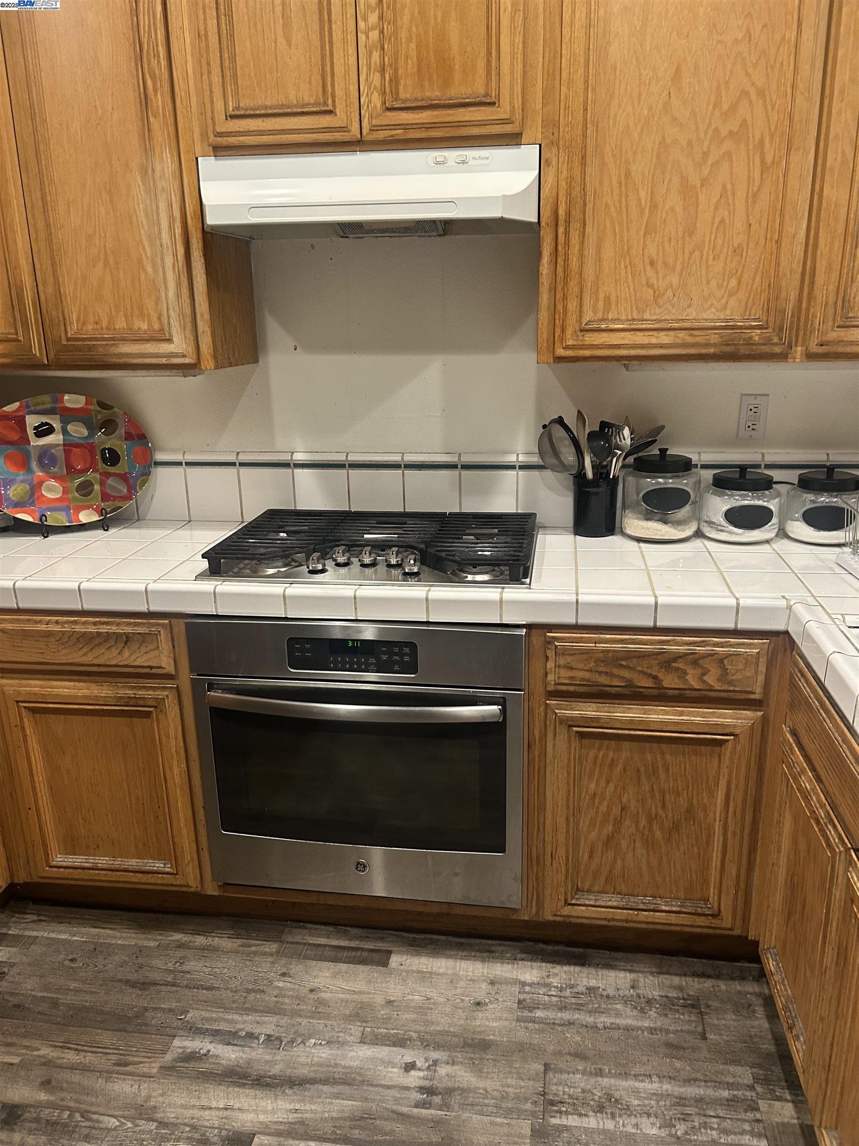 Detail Gallery Image 7 of 18 For 1145 Camellia Ct, San Leandro,  CA 94577 - 4 Beds | 2/1 Baths