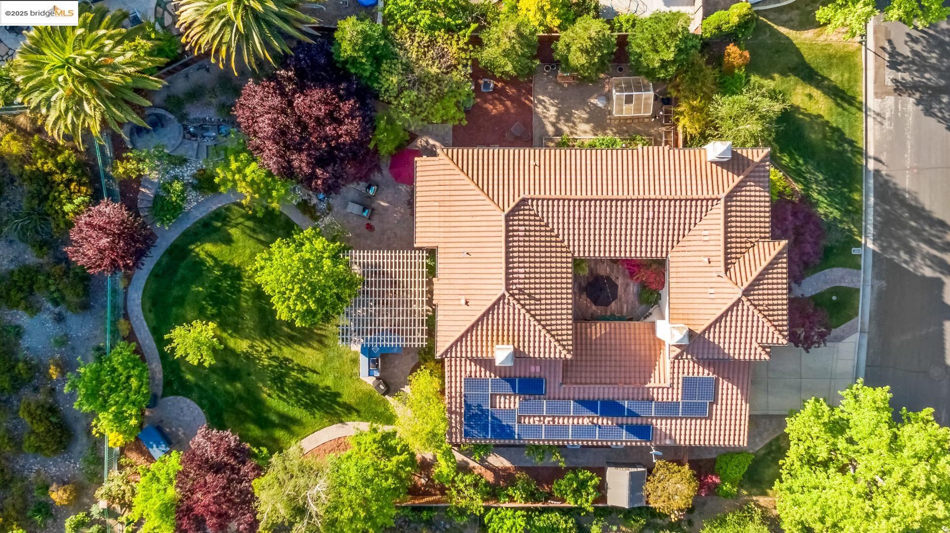 Detail Gallery Image 2 of 57 For 1930 Killarney Ct, Gilroy,  CA 95020 - 4 Beds | 3/1 Baths
